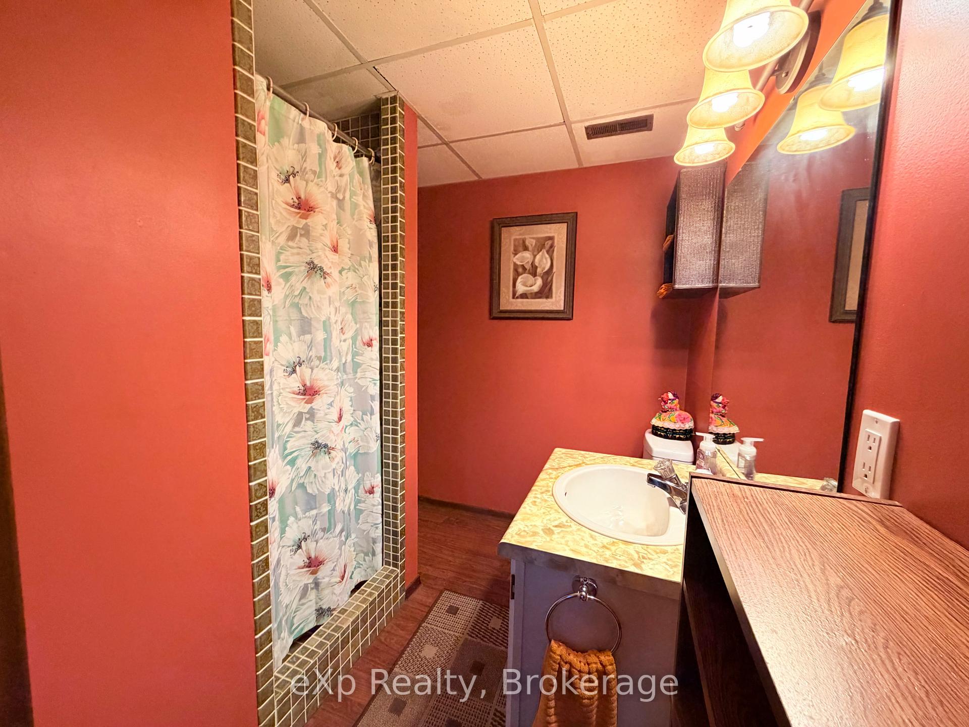 Photo 31 of 55 Wilshier Boulevard, Bracebridge, Macaulay — HOMEH