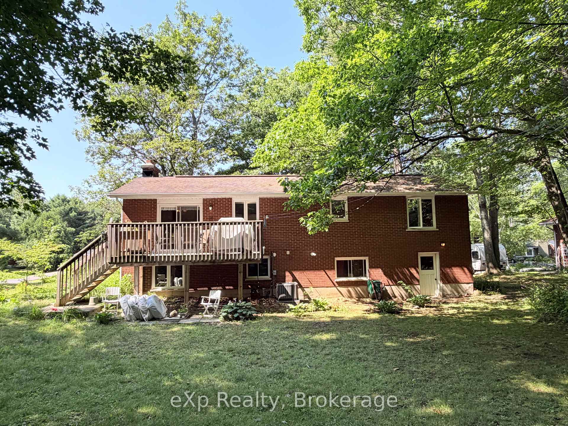 Photo 33 of 55 Wilshier Boulevard, Bracebridge, Macaulay — HOMEH
