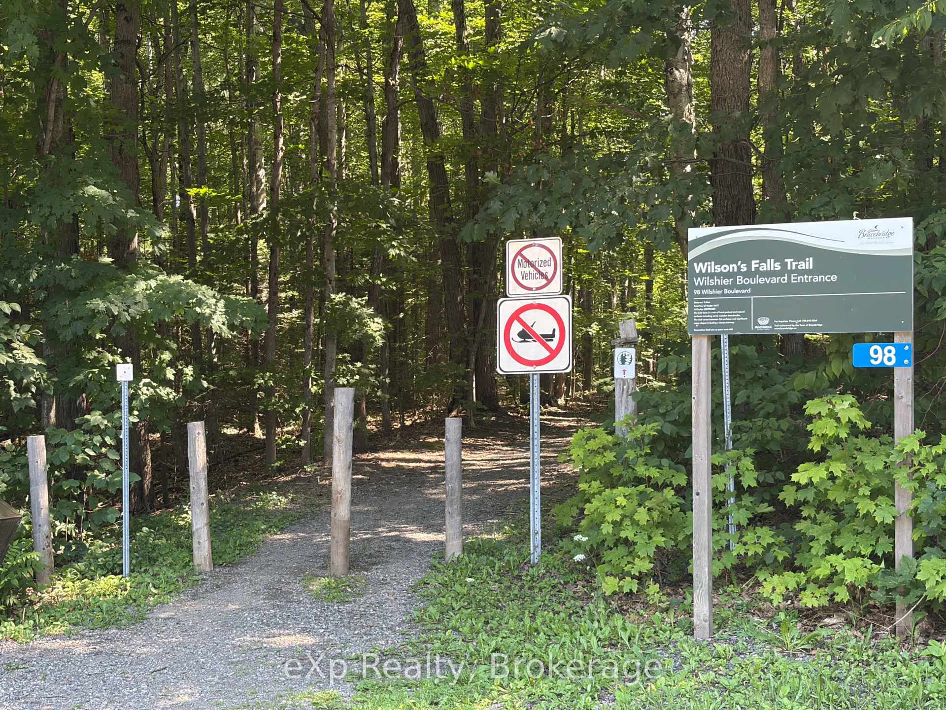 Photo 38 of 55 Wilshier Boulevard, Bracebridge, Macaulay — HOMEH
