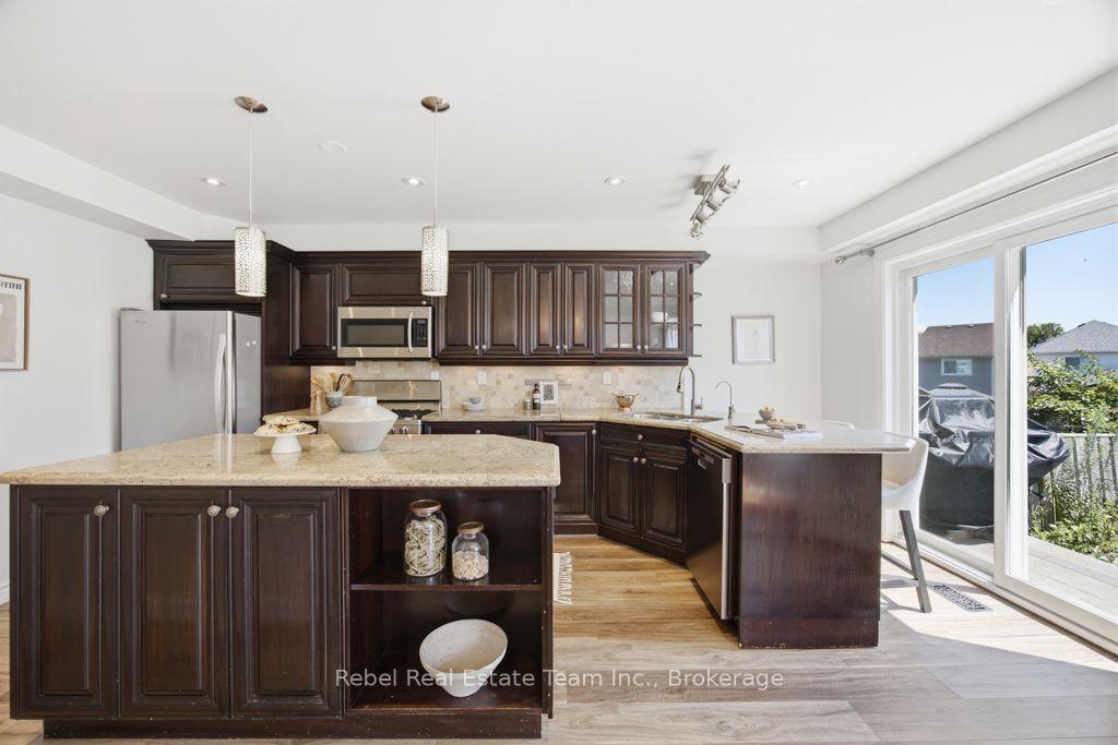 Photo 11 of 21 Bottrell Street, Clarington, Bowmanville — HOMEH