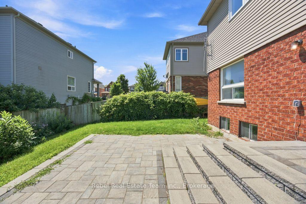 Photo 33 of 21 Bottrell Street, Clarington, Bowmanville — HOMEH