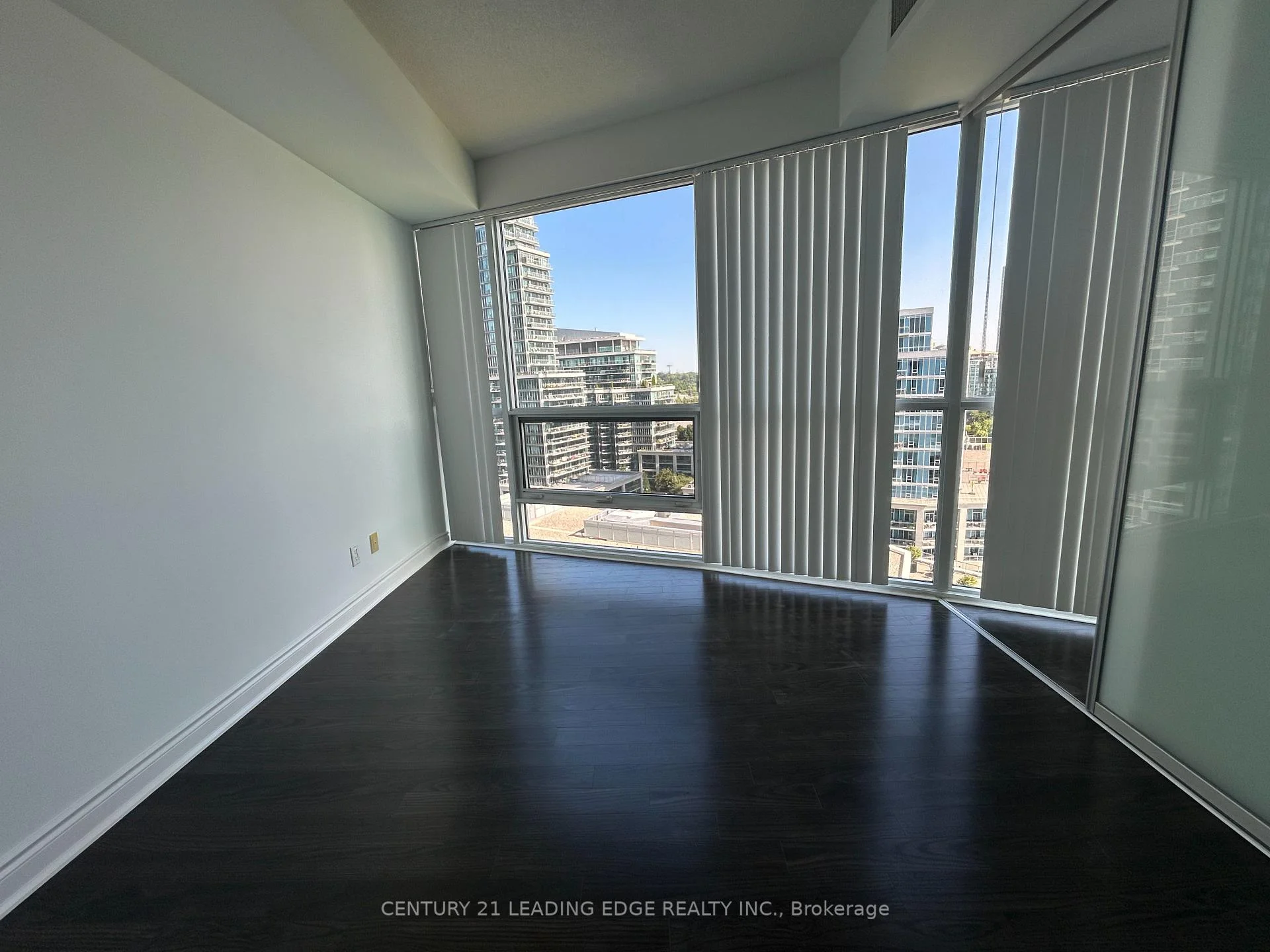 Photo 4 of Unit 1102, 80 Marine Parade Drive, Etobicoke, Mimico — HOMEH