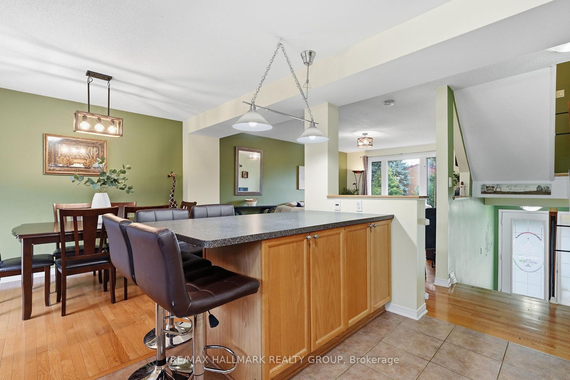 Photo 7 of 114 Monterey Drive, Ottawa, Leslie Park — HOMEH