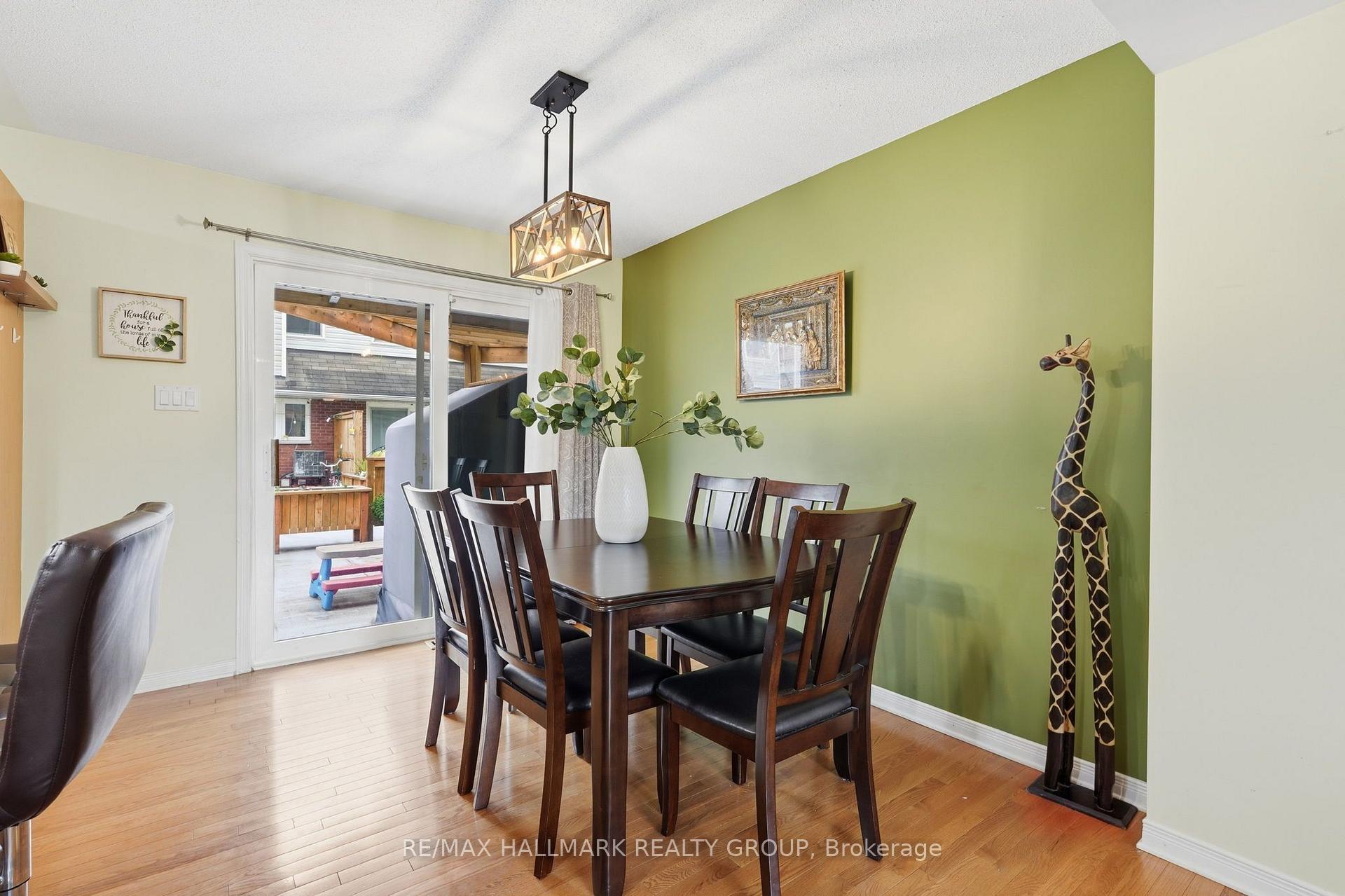 Photo 10 of 114 Monterey Drive, Ottawa, Leslie Park — HOMEH