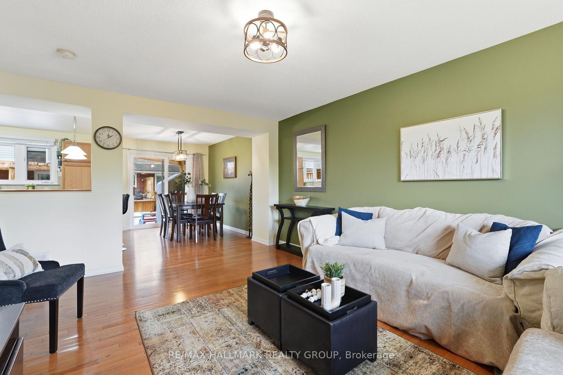 Photo 15 of 114 Monterey Drive, Ottawa, Leslie Park — HOMEH