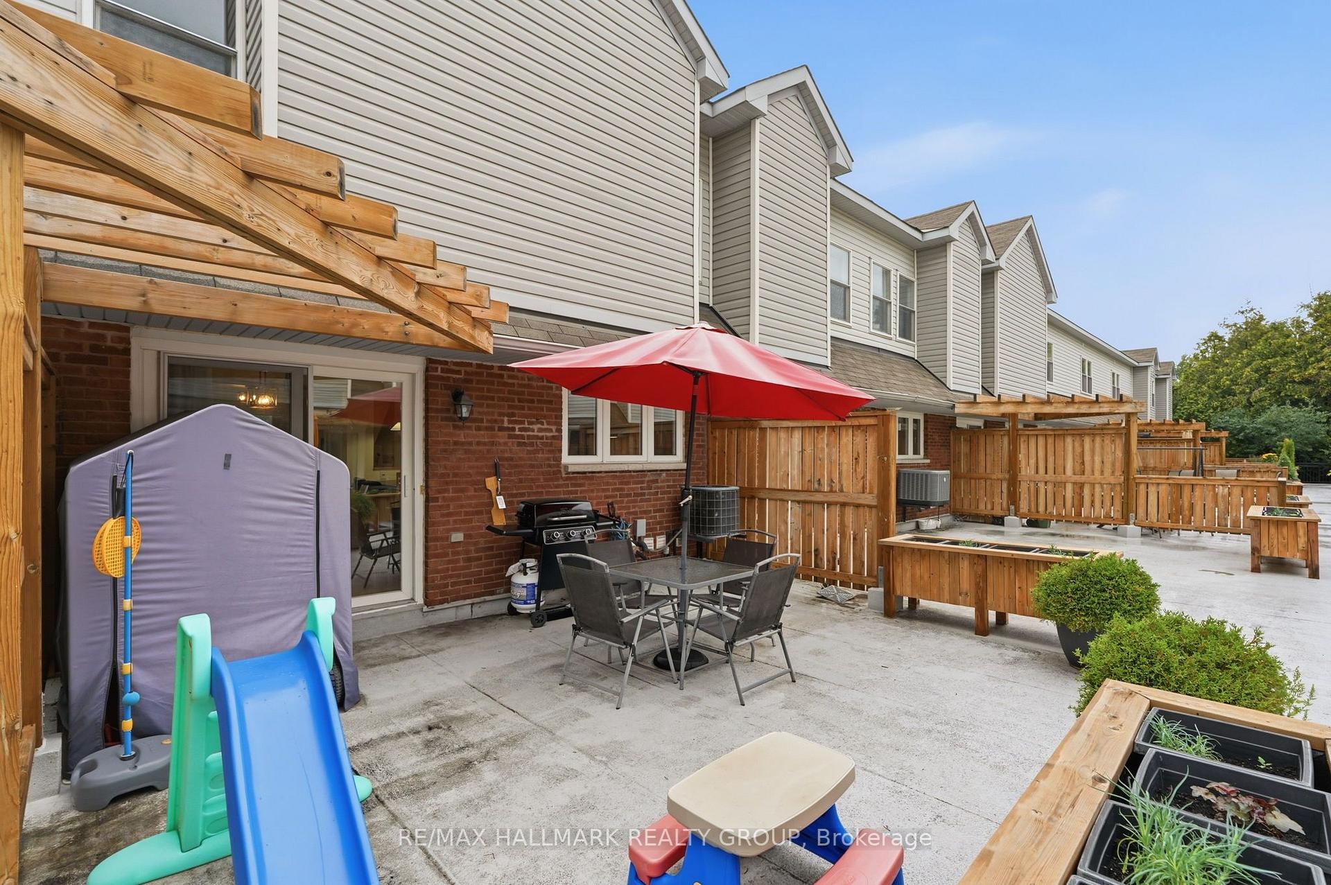 Photo 28 of 114 Monterey Drive, Ottawa, Leslie Park — HOMEH