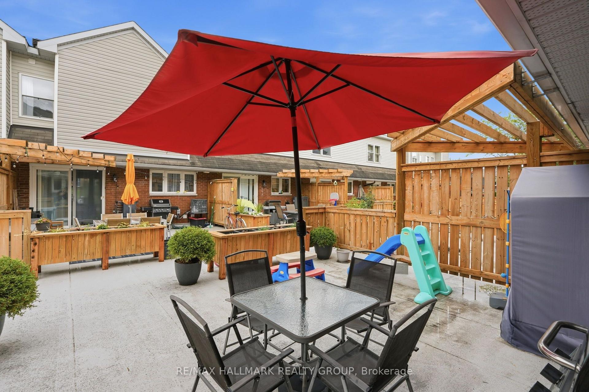 Photo 29 of 114 Monterey Drive, Ottawa, Leslie Park — HOMEH