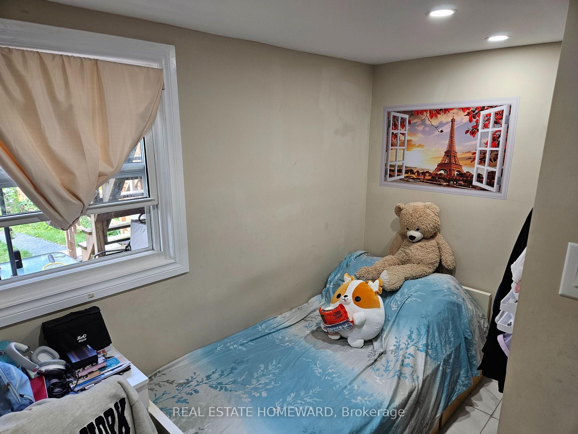 Photo 13 of Unit Lower, 141 Coxwell Avenue, Toronto, The Beaches — HOMEH