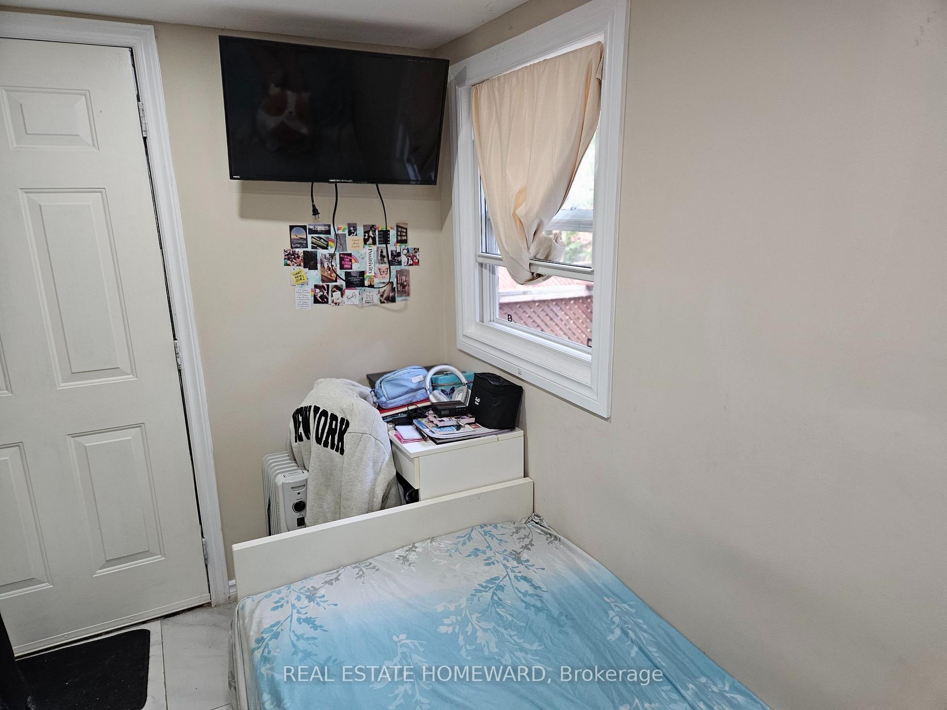Photo 16 of Unit Lower, 141 Coxwell Avenue, Toronto, The Beaches — HOMEH