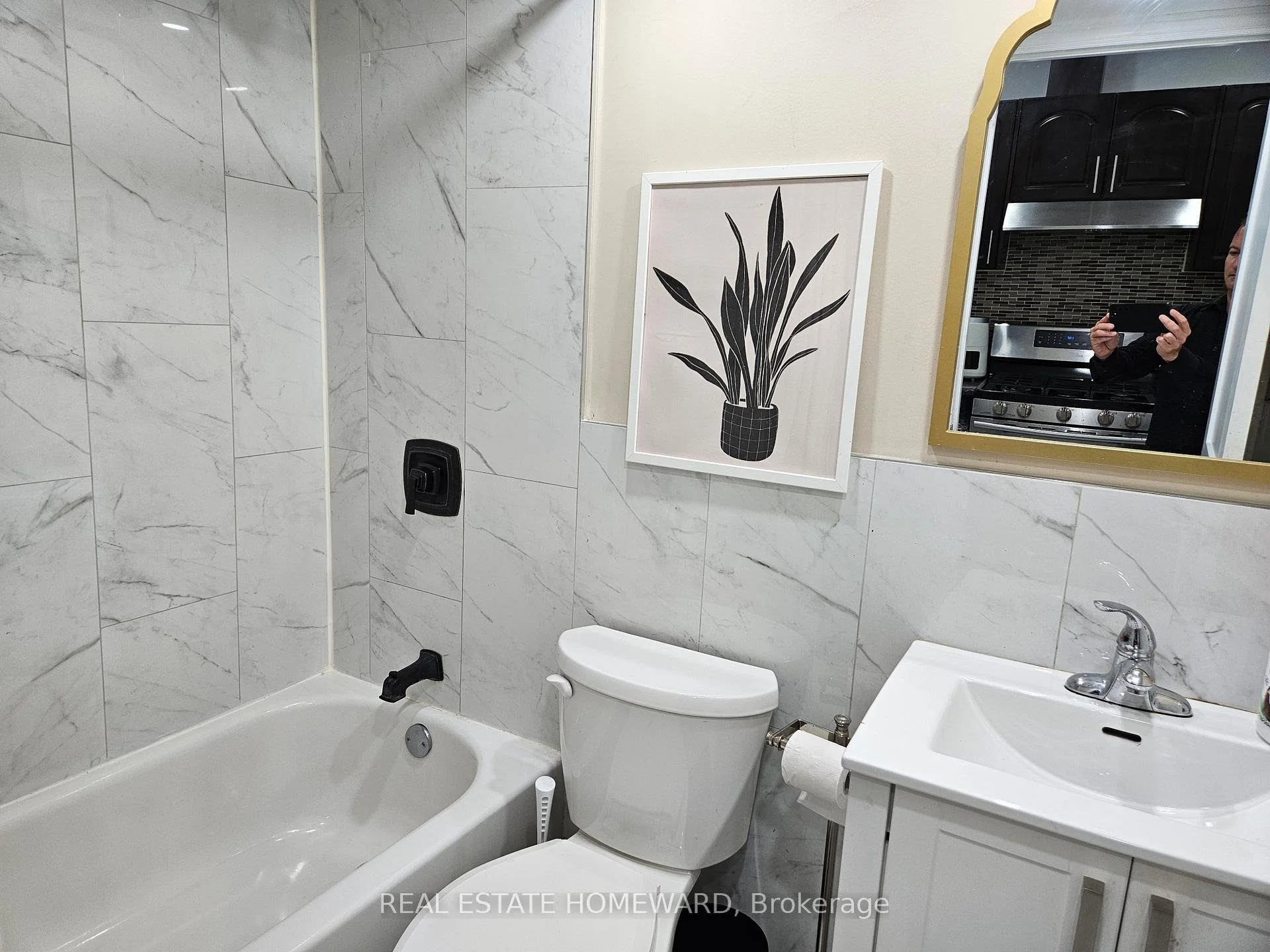 Photo 12 of Unit Lower, 141 Coxwell Avenue, Toronto, The Beaches — HOMEH