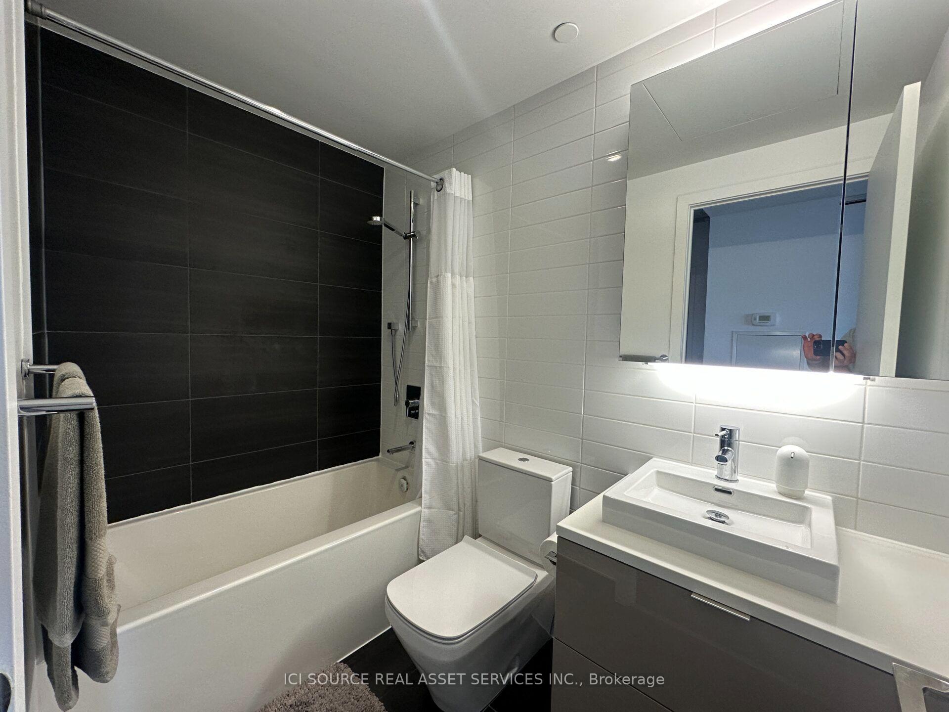 Photo 12 of Unit 2407, 170 Bayview Avenue, Toronto, Moss Park — HOMEH