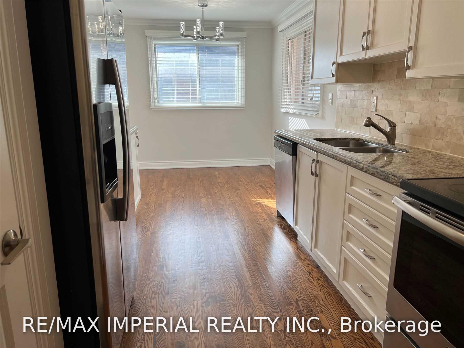 Photo 9 of 8 Multiflora Place, Markham, Bayview Fairway-Bayview Country Club Estates — HOMEH