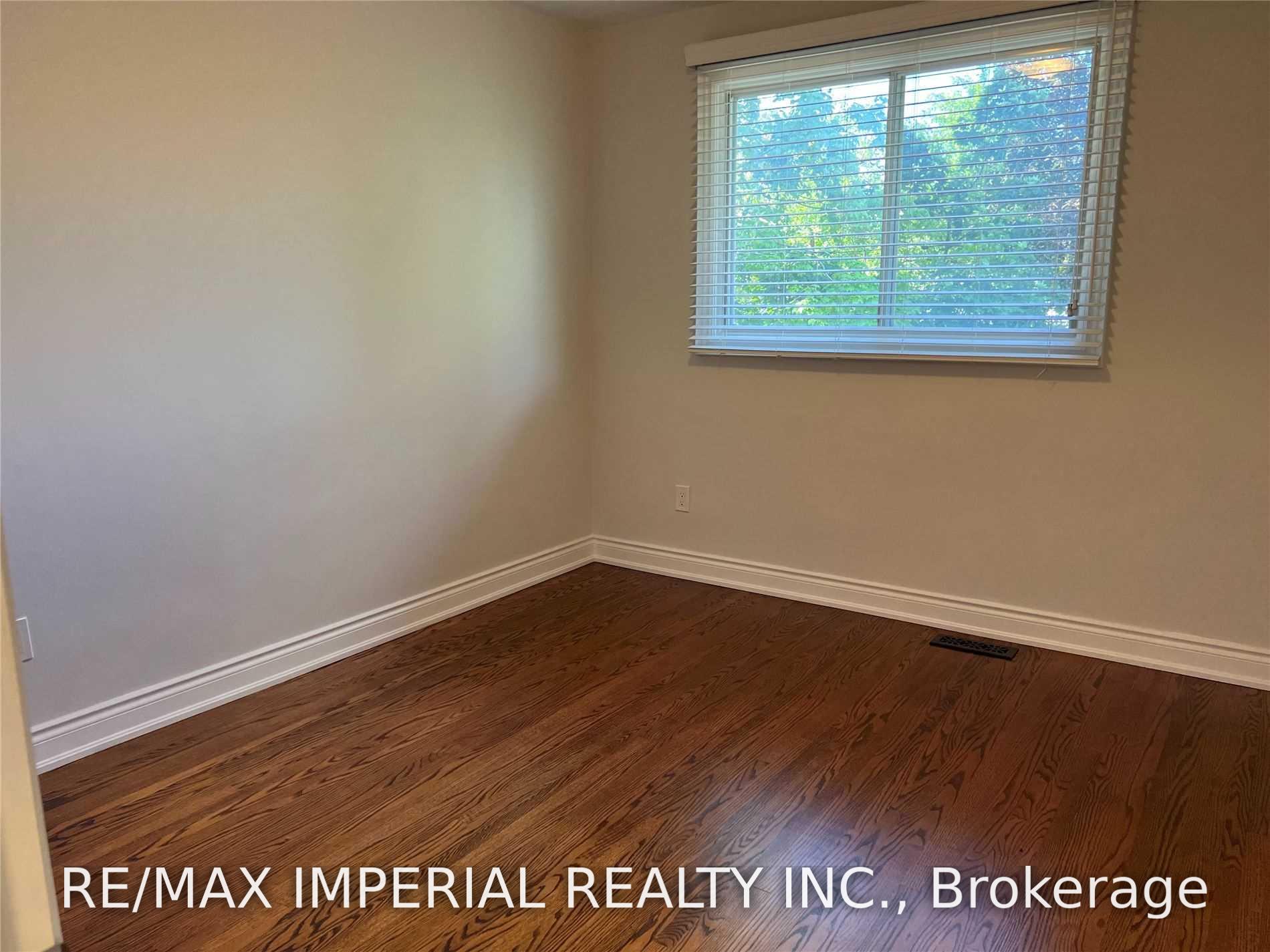 Photo 15 of 8 Multiflora Place, Markham, Bayview Fairway-Bayview Country Club Estates — HOMEH