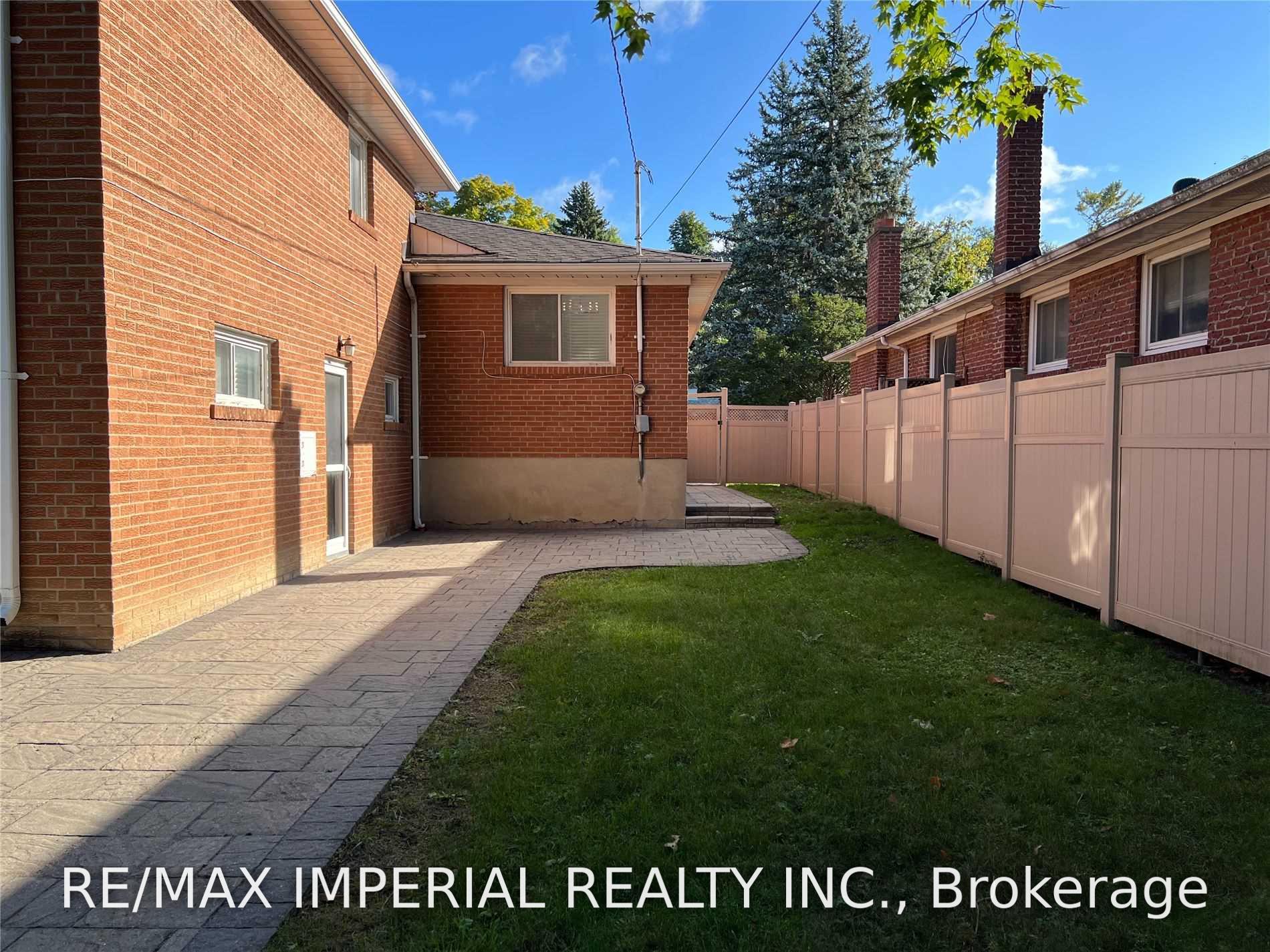 Photo 35 of 8 Multiflora Place, Markham, Bayview Fairway-Bayview Country Club Estates — HOMEH
