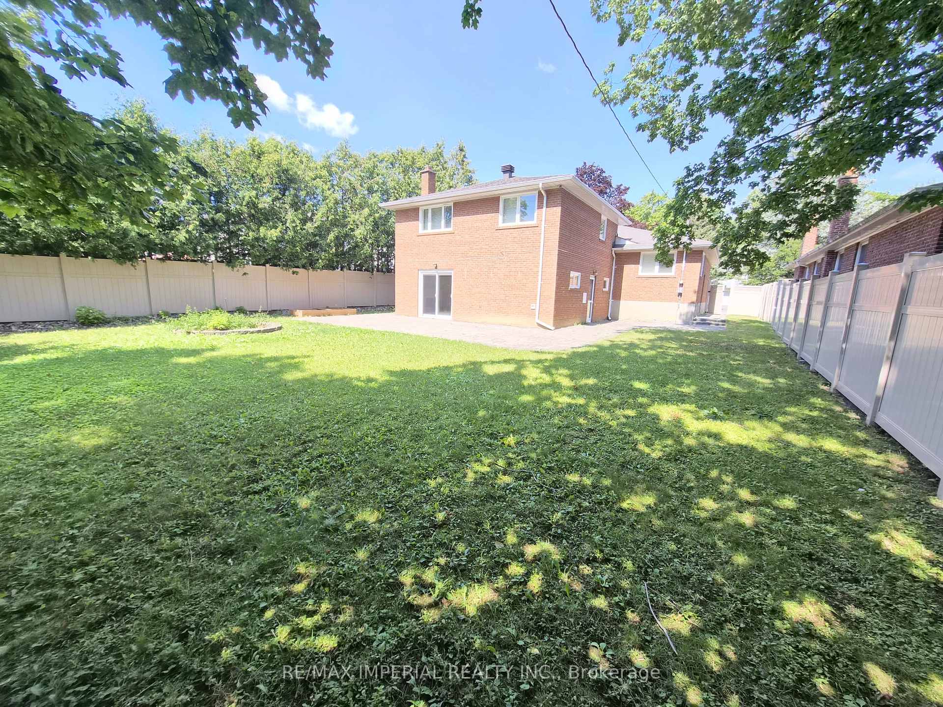 Photo 8 of 8 Multiflora Place, Markham, Bayview Fairway-Bayview Country Club Estates — HOMEH