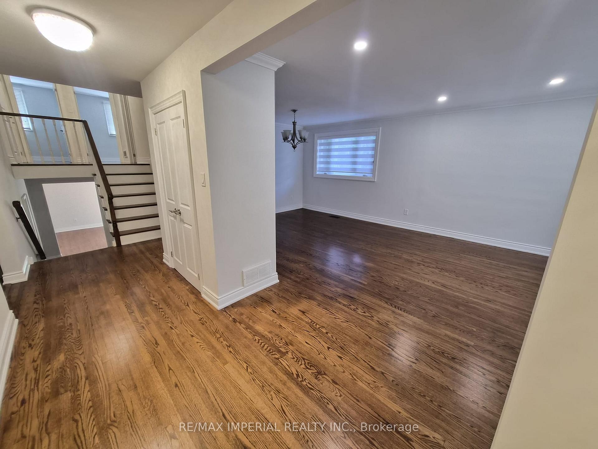 Photo 12 of 8 Multiflora Place, Markham, Bayview Fairway-Bayview Country Club Estates — HOMEH