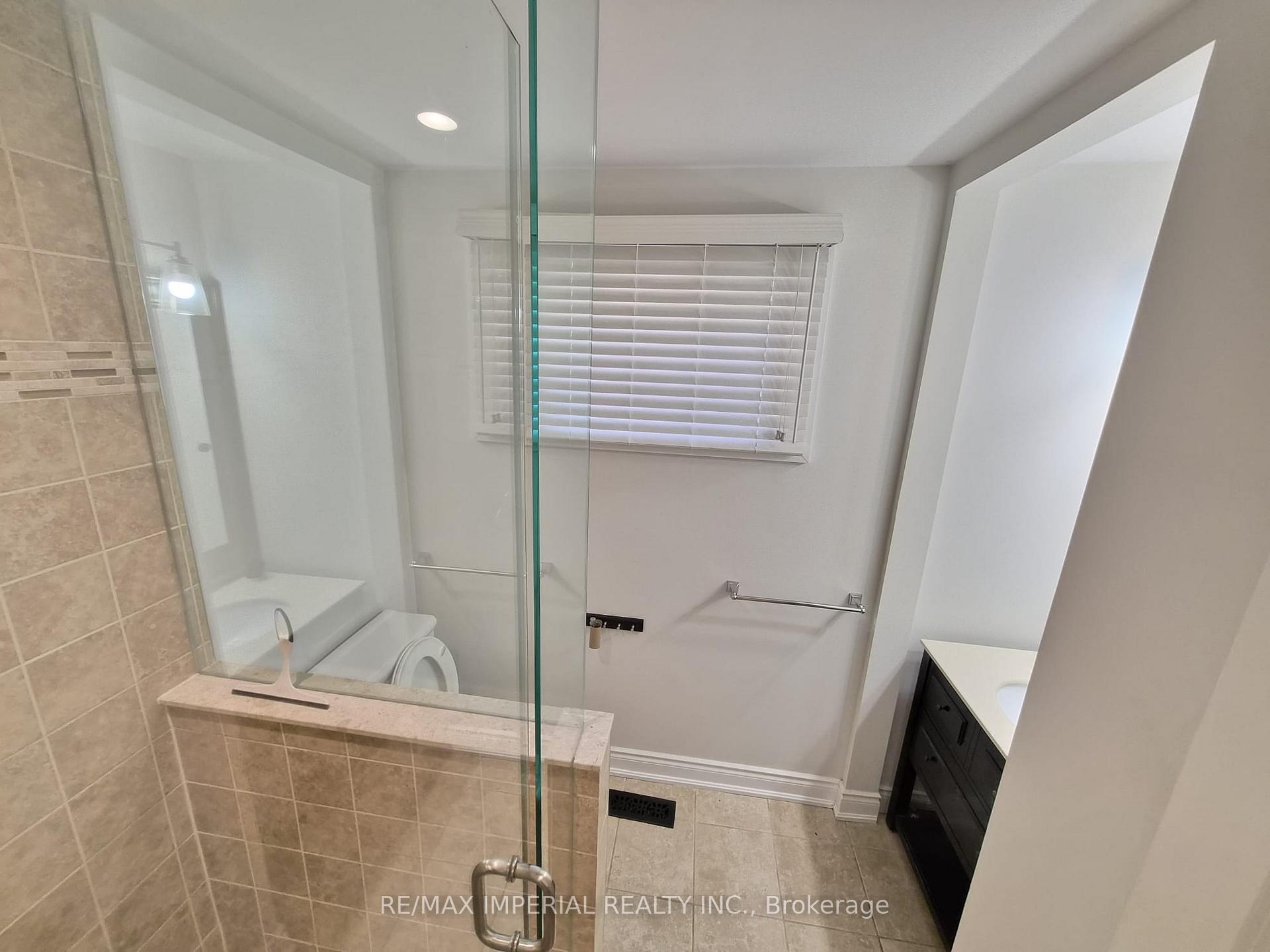 Photo 16 of 8 Multiflora Place, Markham, Bayview Fairway-Bayview Country Club Estates — HOMEH