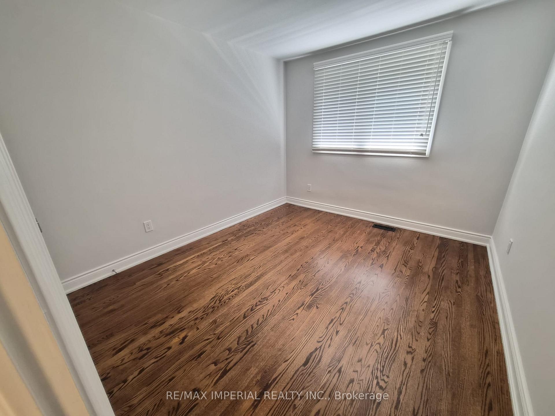 Photo 22 of 8 Multiflora Place, Markham, Bayview Fairway-Bayview Country Club Estates — HOMEH