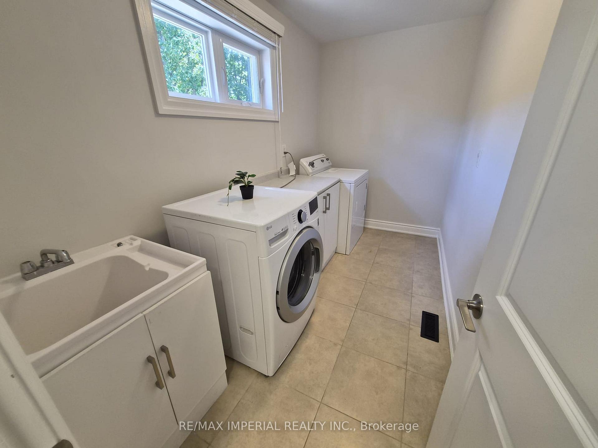 Photo 32 of 8 Multiflora Place, Markham, Bayview Fairway-Bayview Country Club Estates — HOMEH