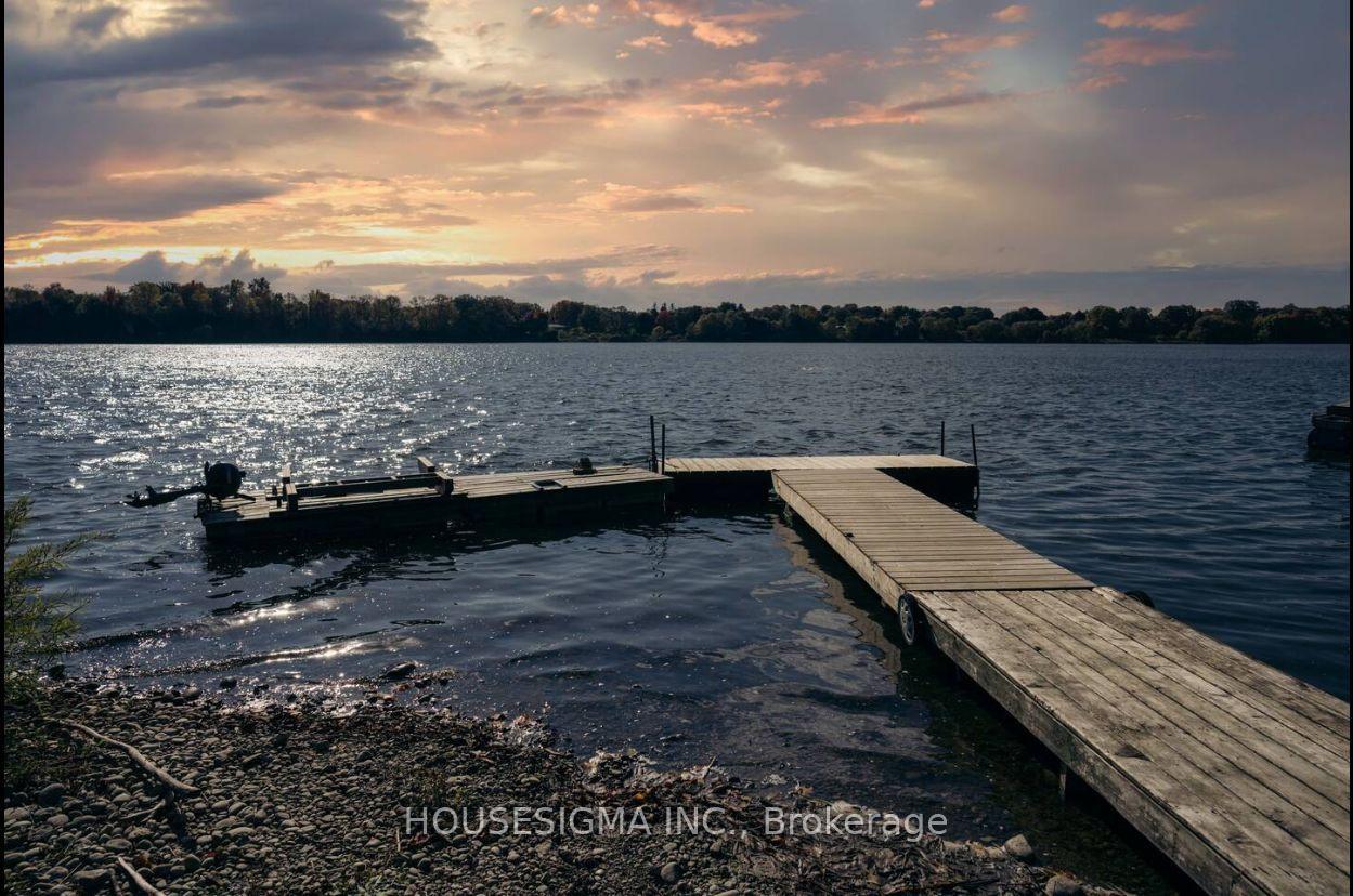 Photo 3 of 21063 Riverview Drive, Thames Centre, Rural Thames Centre — HOMEH