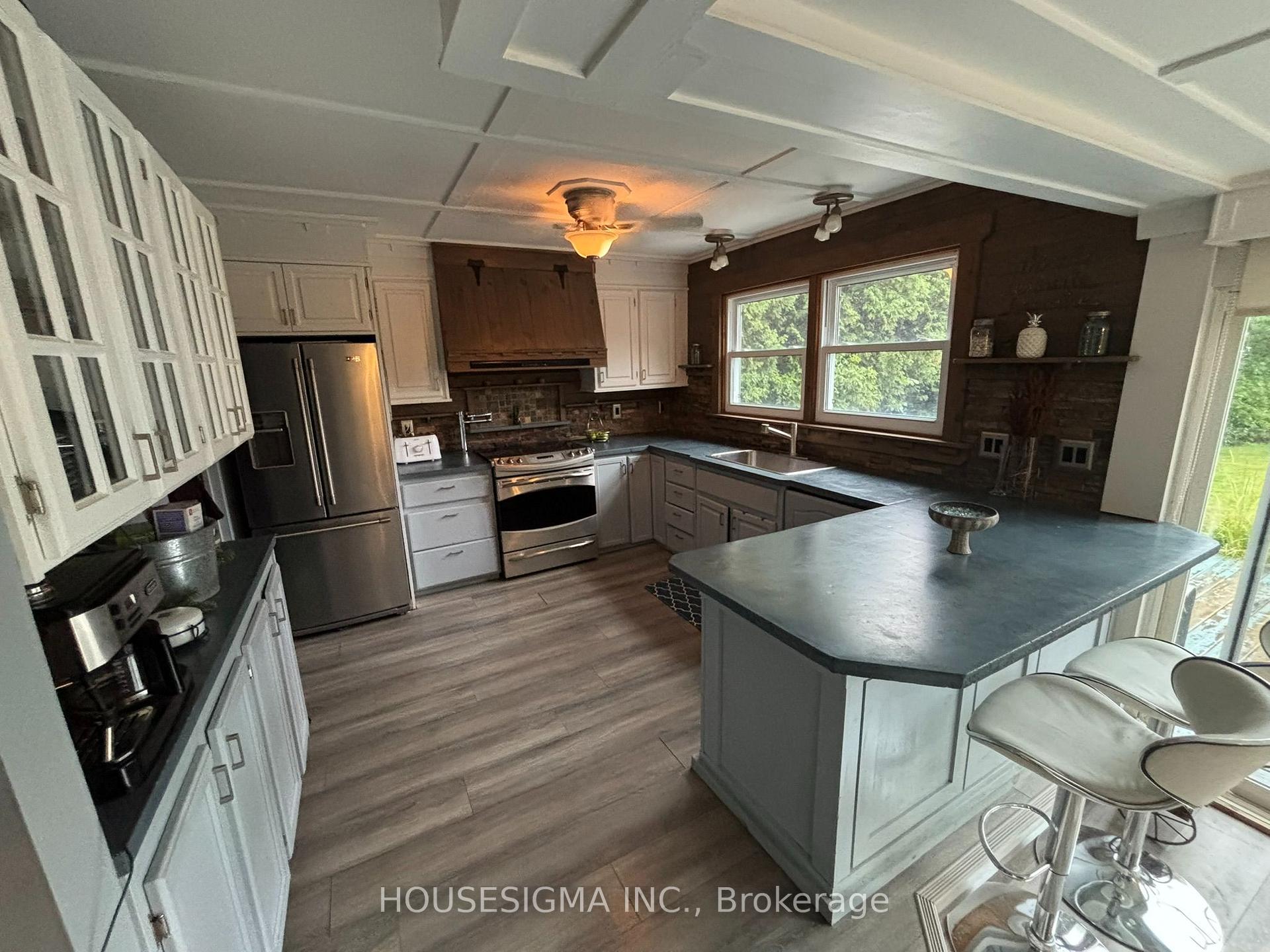 Photo 13 of 21063 Riverview Drive, Thames Centre, Rural Thames Centre — HOMEH