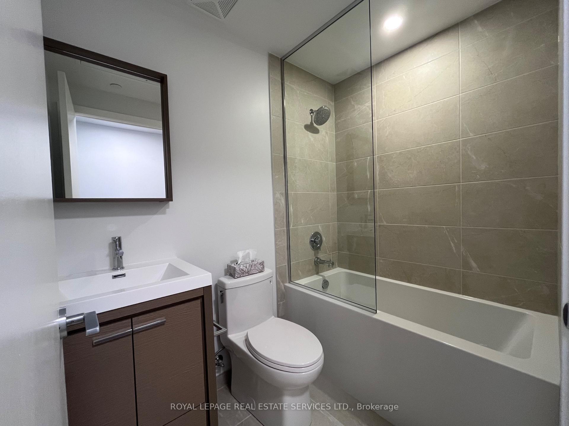 Photo 6 of Unit 804, 2851 Hwy 7, Vaughan, Vaughan Corporate Centre — HOMEH