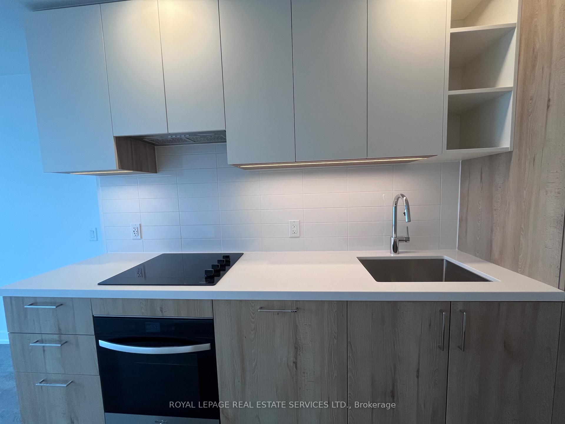 Photo 9 of Unit 804, 2851 Hwy 7, Vaughan, Vaughan Corporate Centre — HOMEH