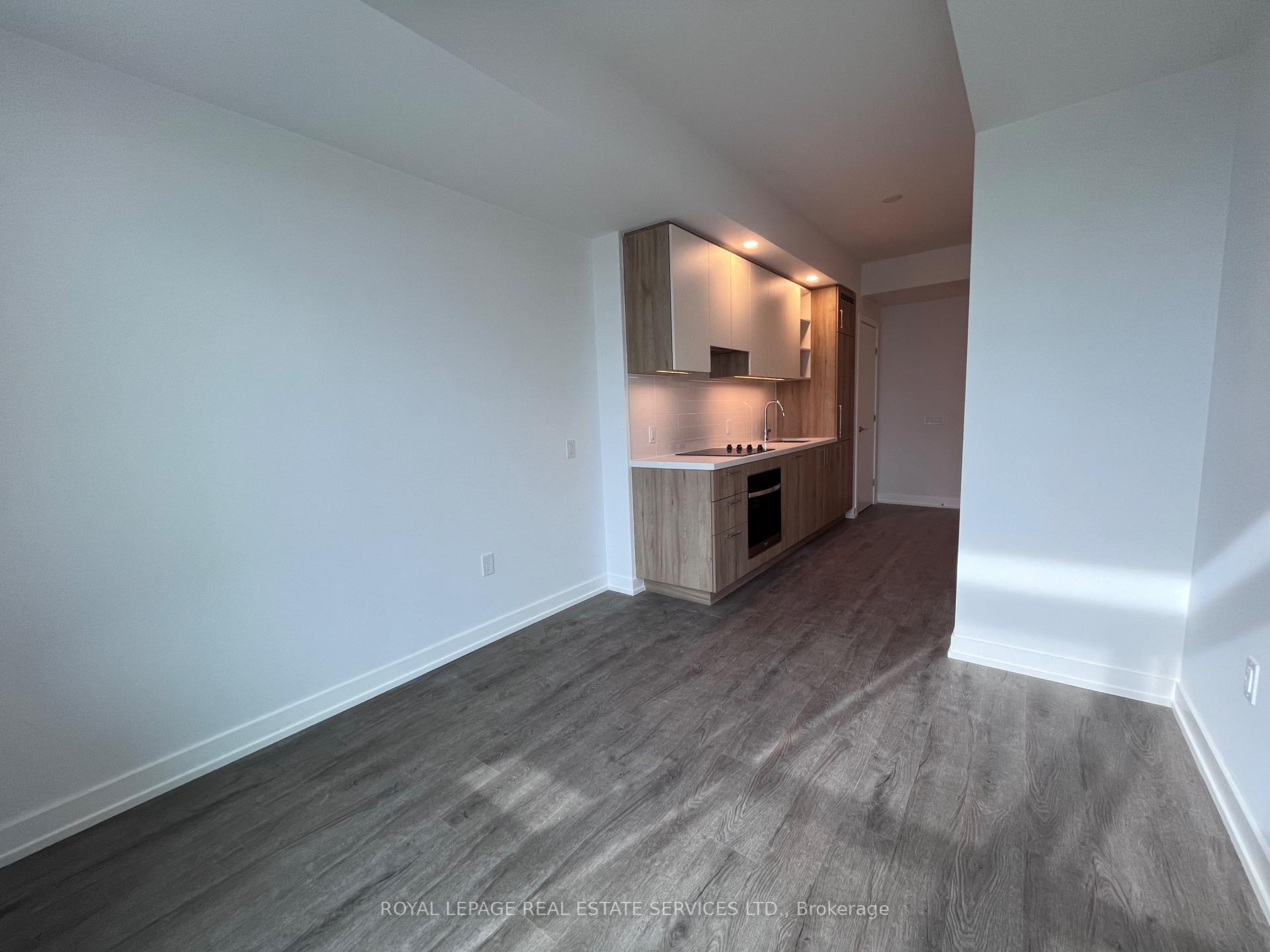 Photo 12 of Unit 804, 2851 Hwy 7, Vaughan, Vaughan Corporate Centre — HOMEH