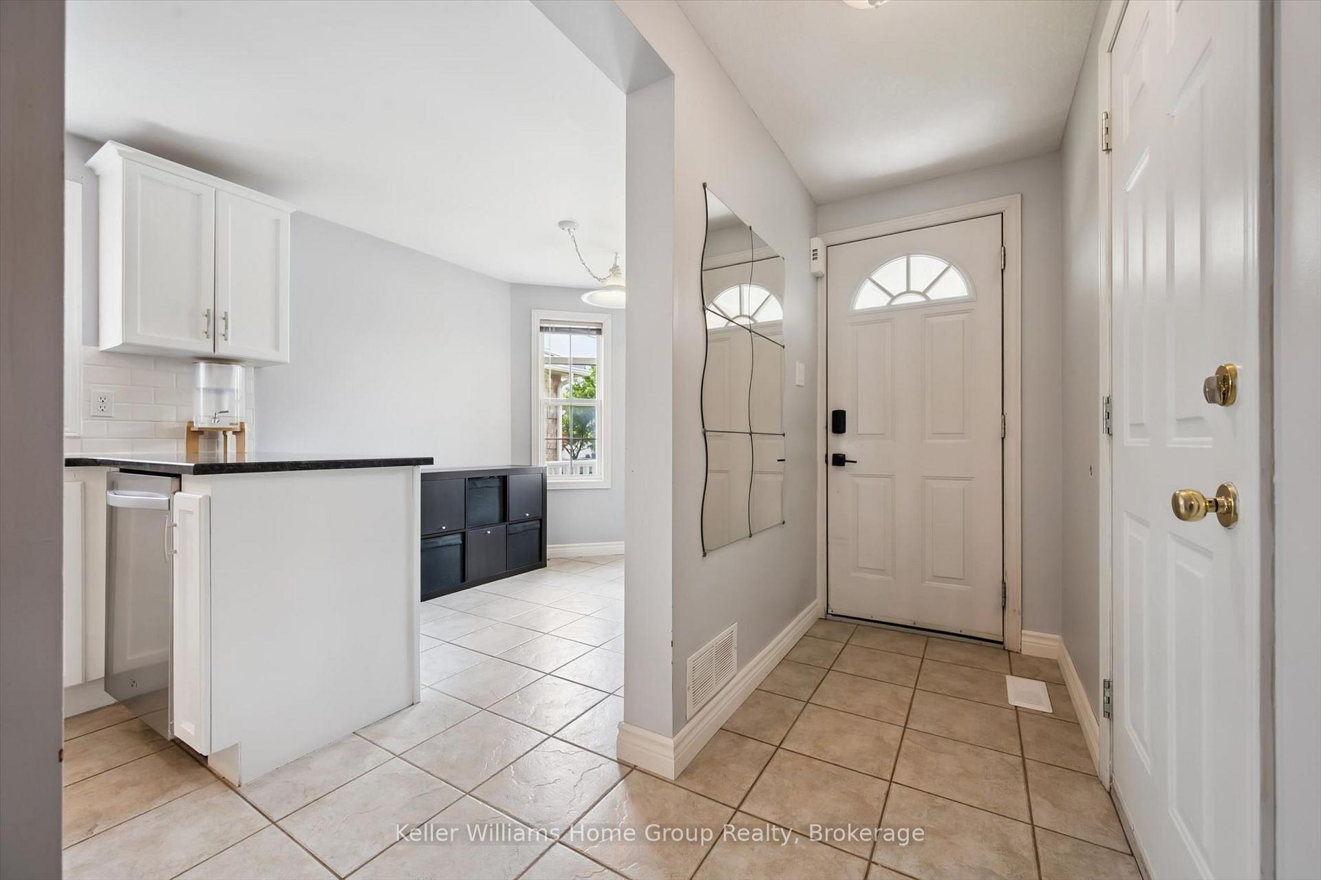 Photo 4 of 217 Deerpath Drive, Guelph, Willow West/Sugarbush/West Acres — HOMEH