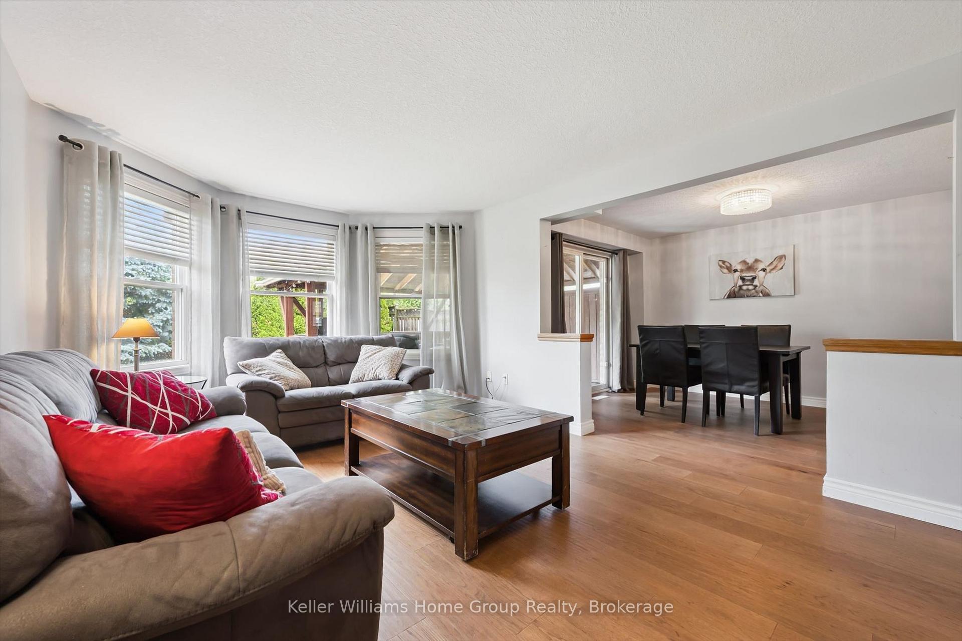 Photo 7 of 217 Deerpath Drive, Guelph, Willow West/Sugarbush/West Acres — HOMEH