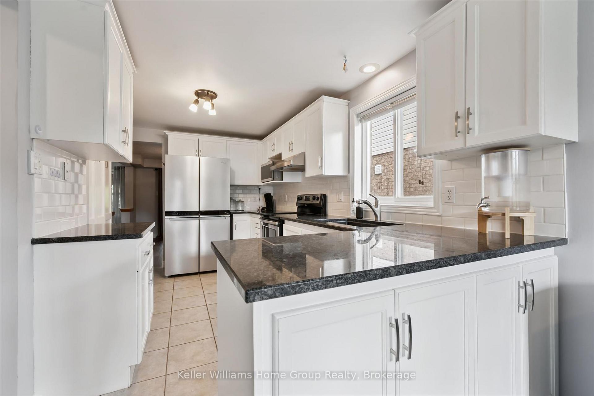Photo 13 of 217 Deerpath Drive, Guelph, Willow West/Sugarbush/West Acres — HOMEH