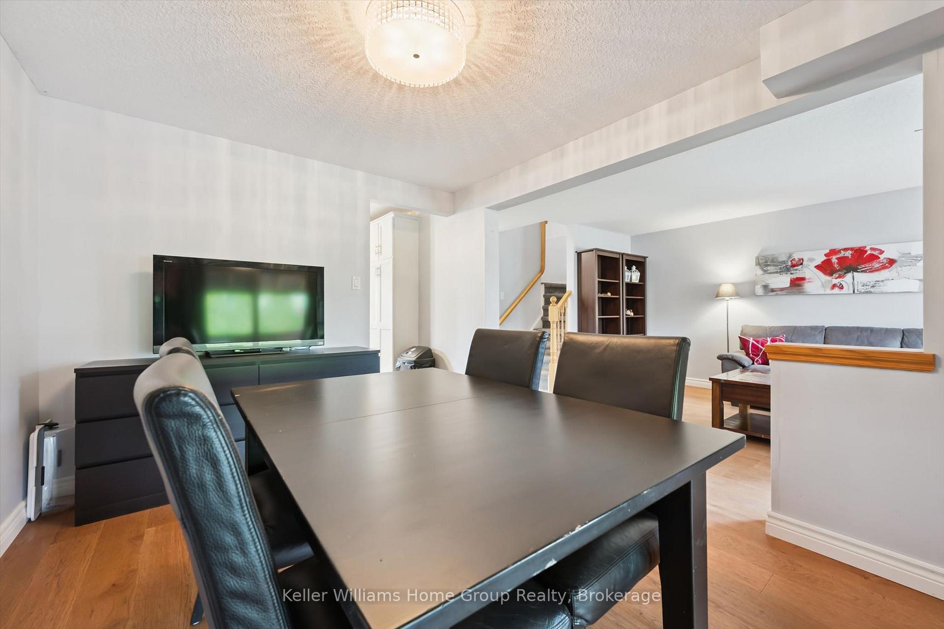 Photo 14 of 217 Deerpath Drive, Guelph, Willow West/Sugarbush/West Acres — HOMEH