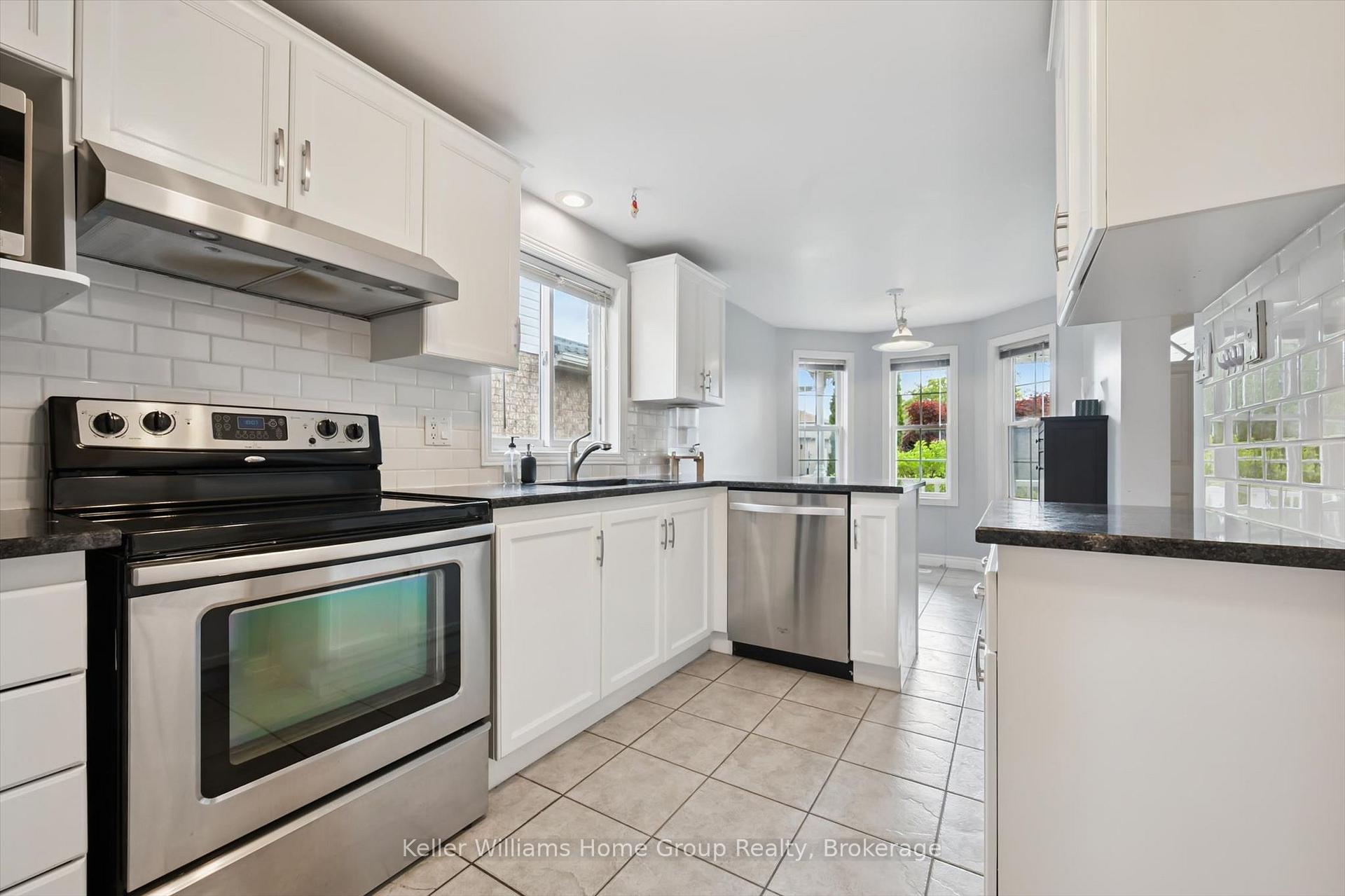 Photo 16 of 217 Deerpath Drive, Guelph, Willow West/Sugarbush/West Acres — HOMEH
