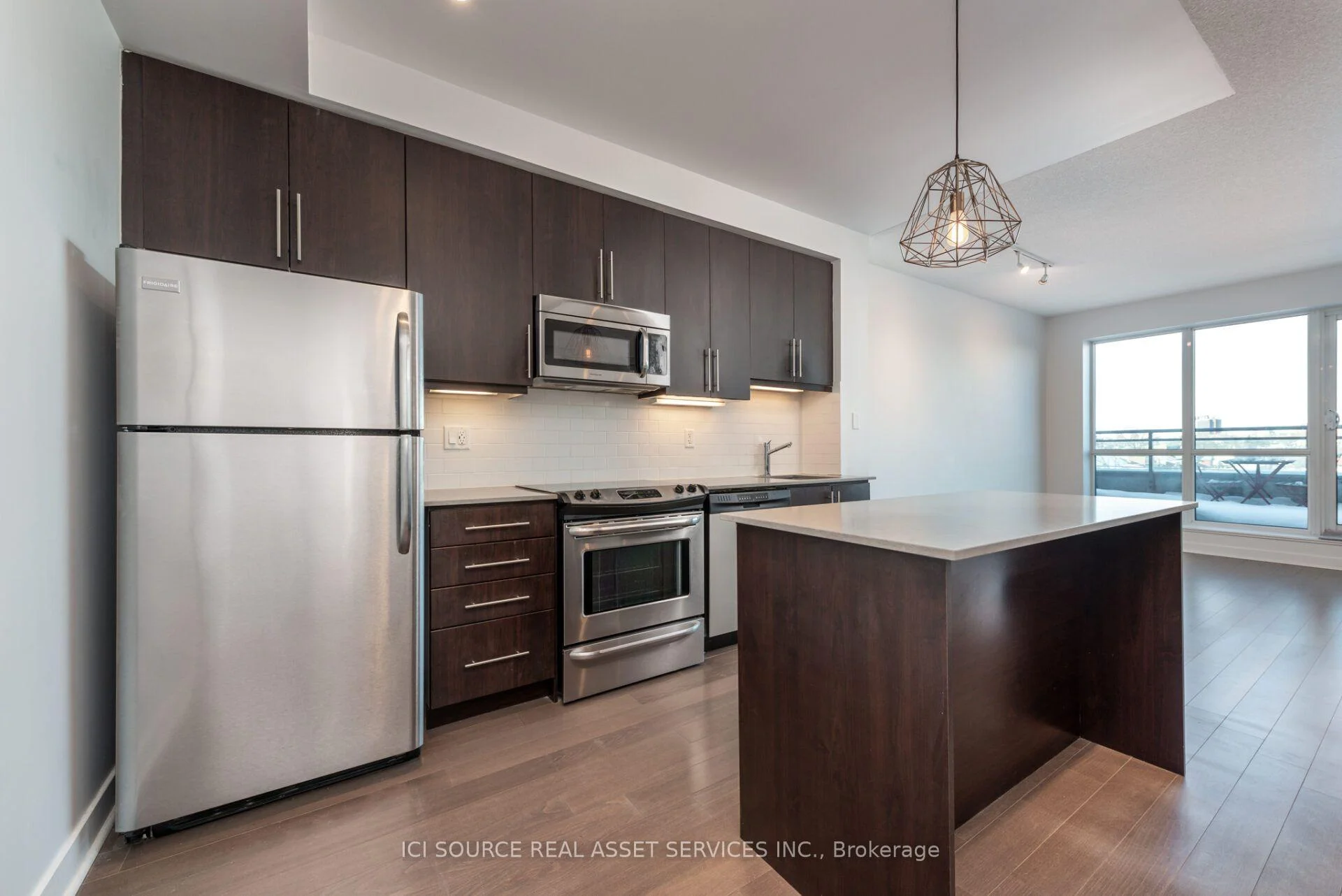 Front of Unit 509, 1169 Queen Street W