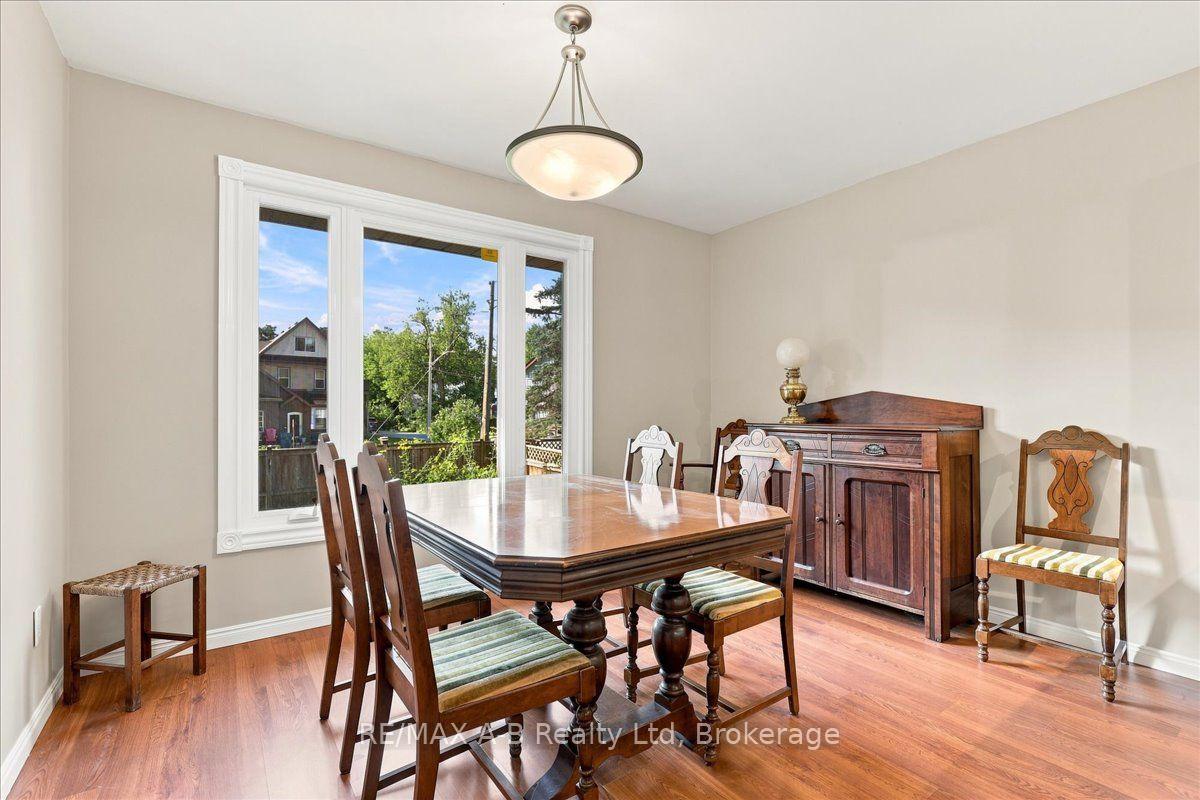 Photo 16 of 15 Railway Street, Stratford — HOMEH