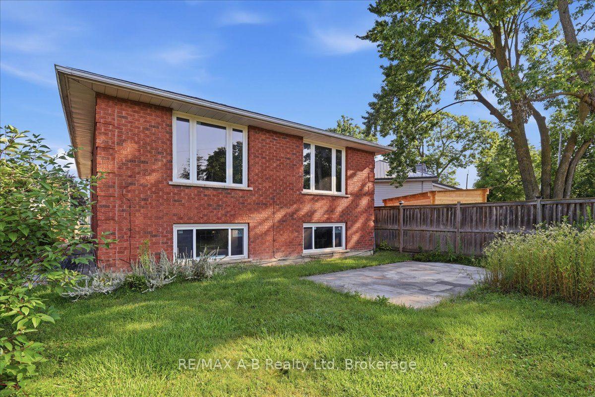 Photo 1 of 15 Railway Street, Stratford — HOMEH