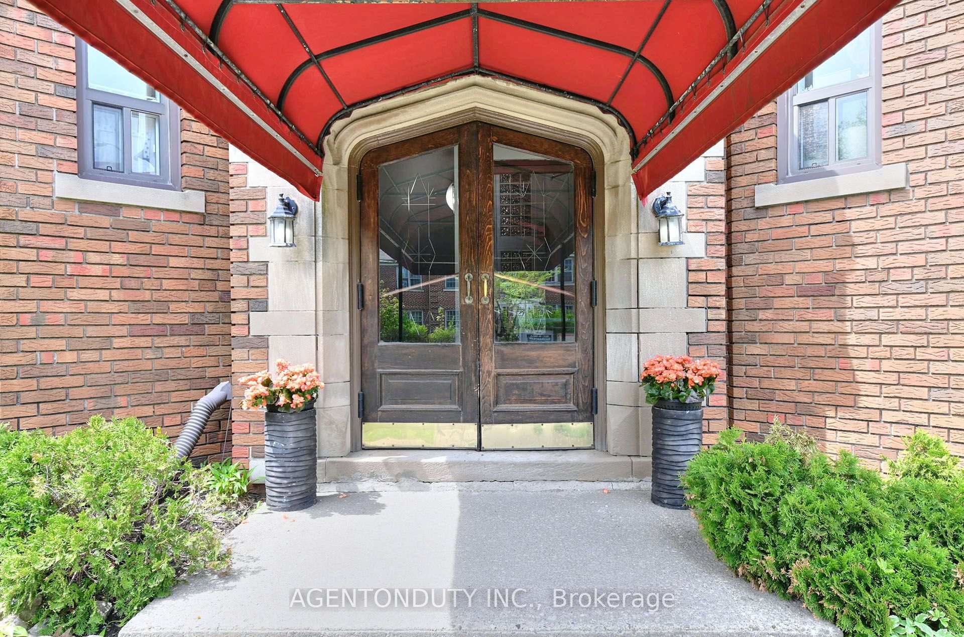 Photo 3 of Unit 17, 1646 Bathurst Street, Toronto, Humewood-Cedarvale — HOMEH