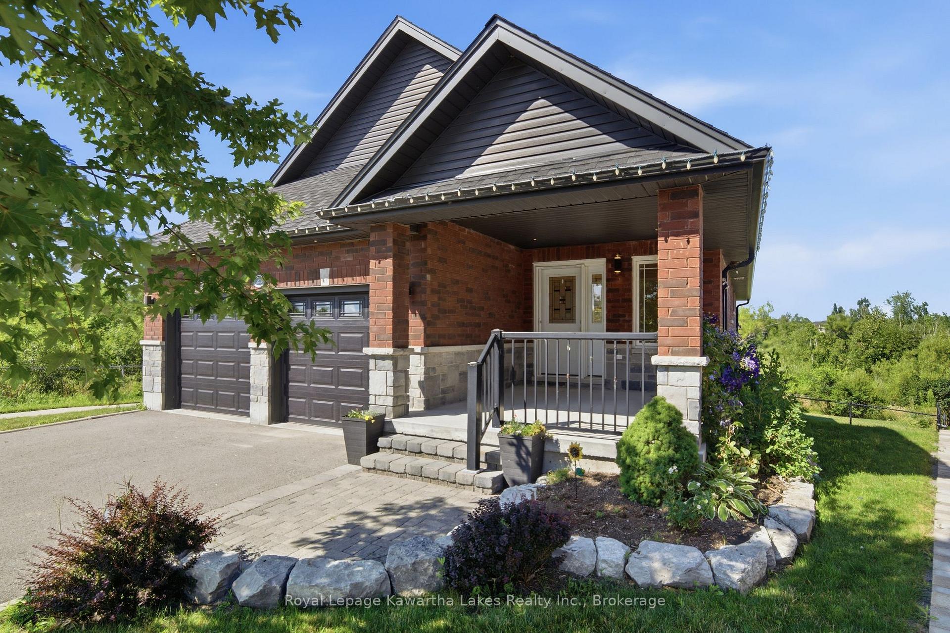 Photo 3 of 25 Barron Boulevard, Kawartha Lakes, Lindsay — HOMEH