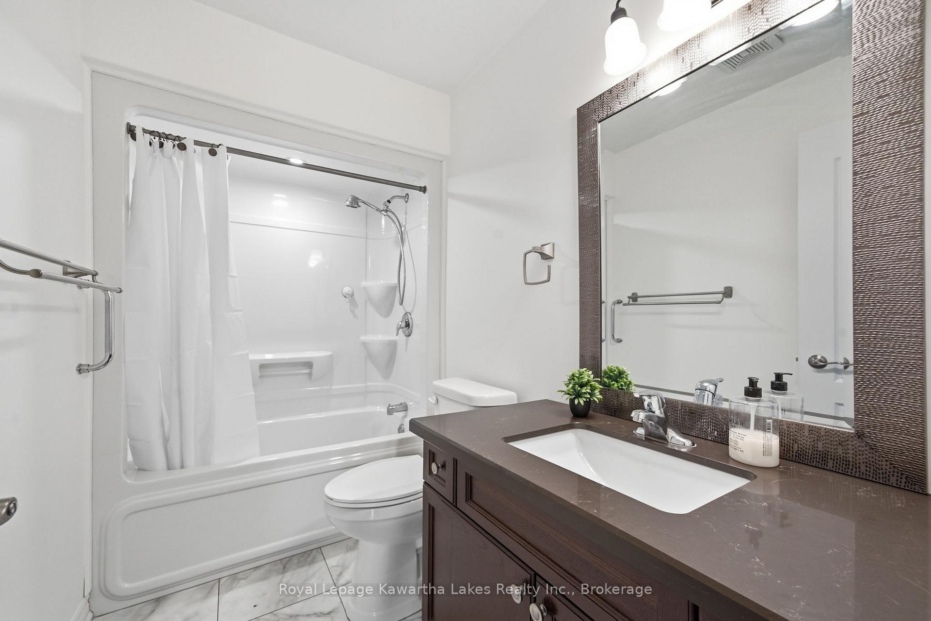 Photo 17 of 25 Barron Boulevard, Kawartha Lakes, Lindsay — HOMEH
