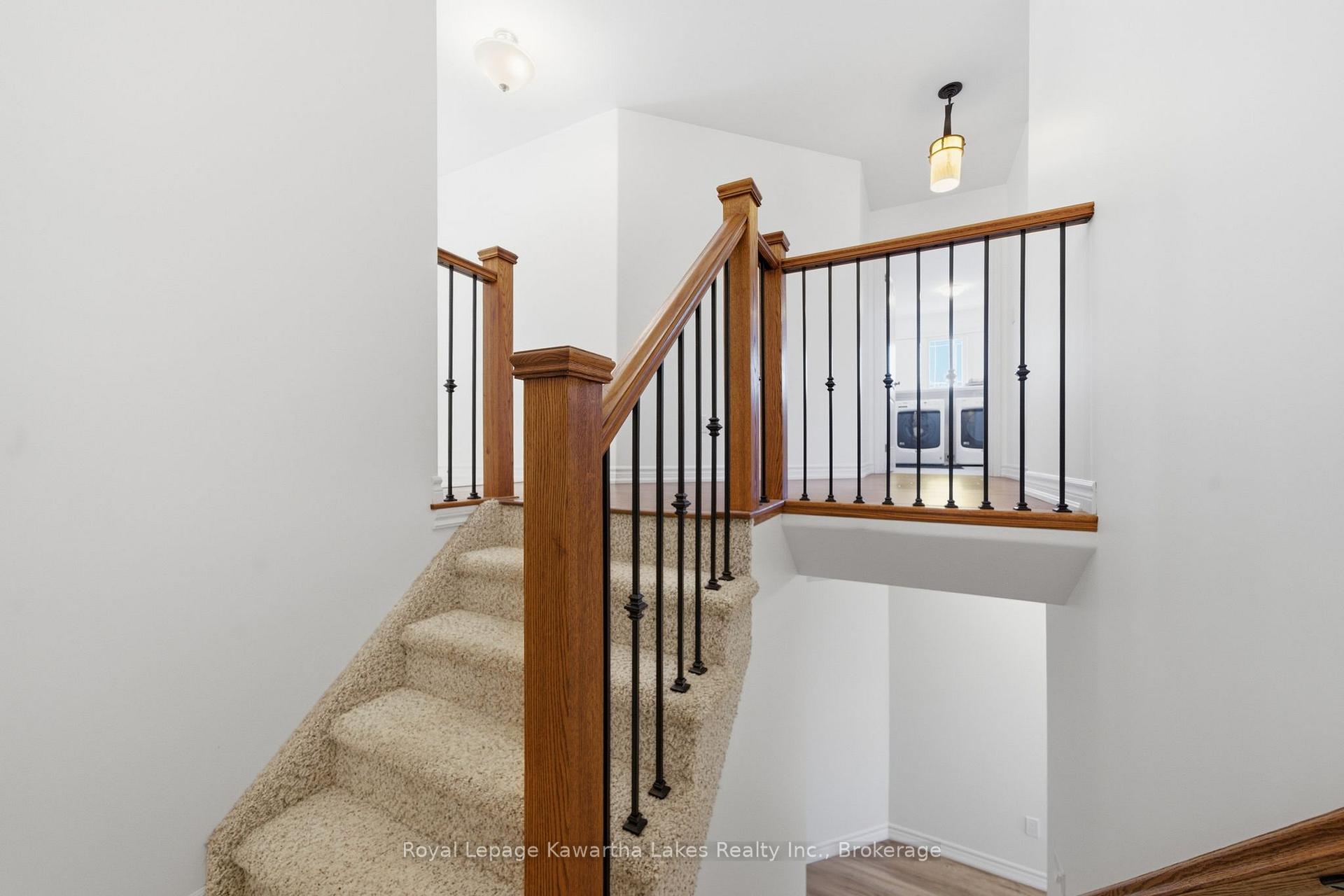 Photo 19 of 25 Barron Boulevard, Kawartha Lakes, Lindsay — HOMEH
