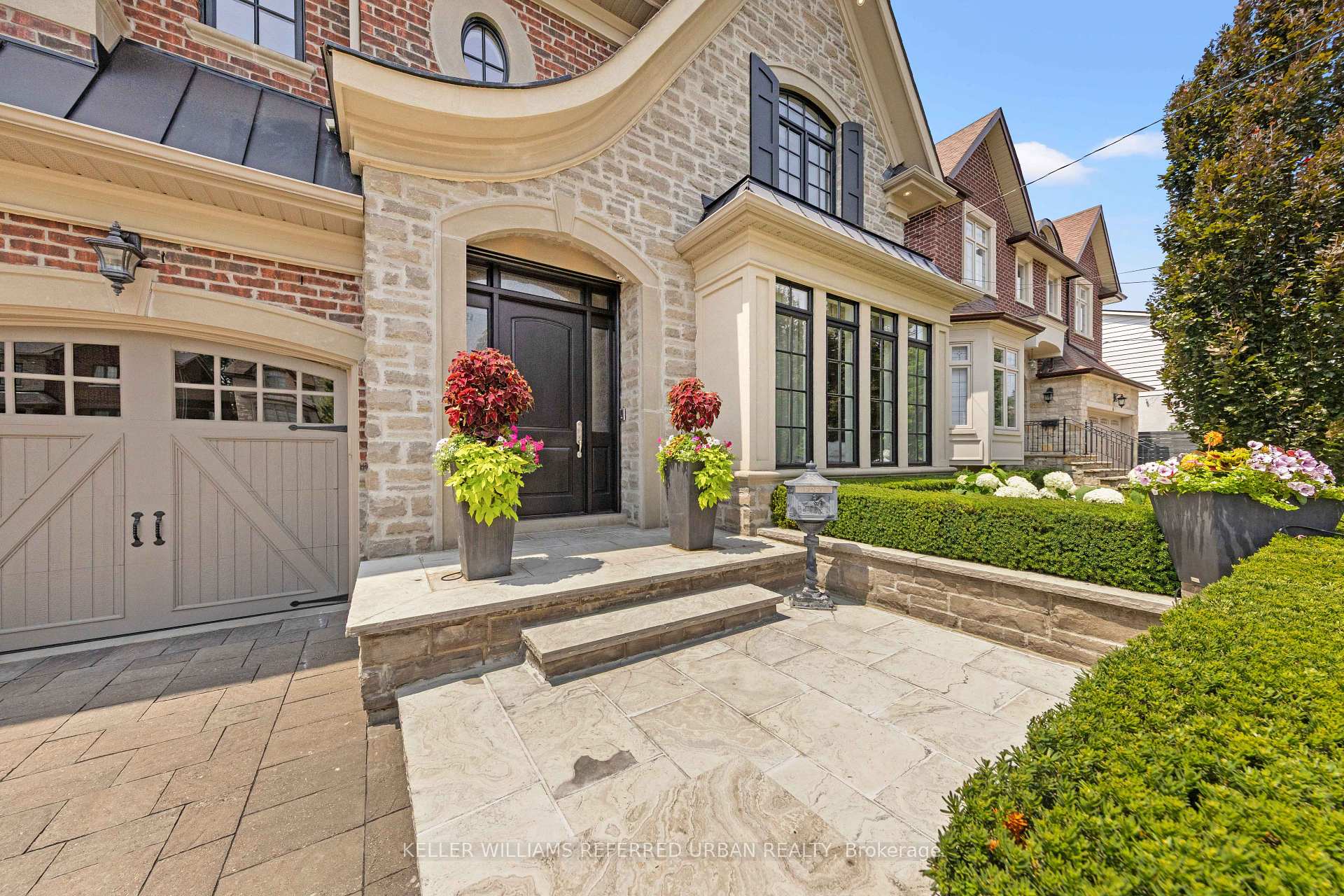 Photo 4 of 4 Community Circle, North York, Willowdale West — HOMEH
