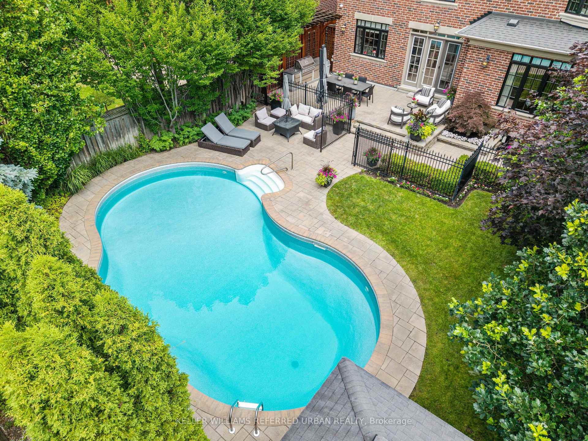 Photo 55 of 4 Community Circle, North York, Willowdale West — HOMEH