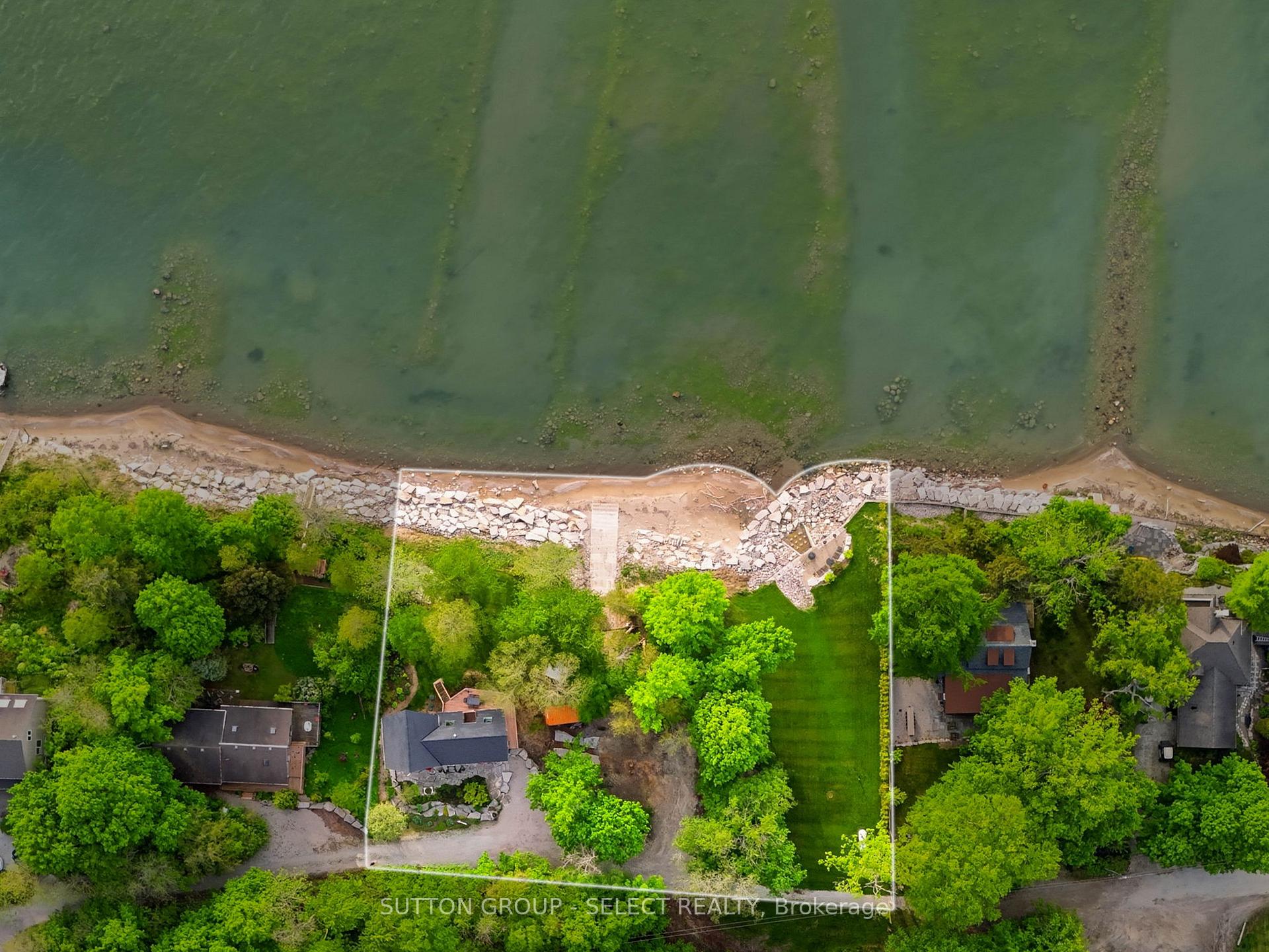 Photo 3 of 5284 Cliff Road, Lambton Shores, Forest — HOMEH