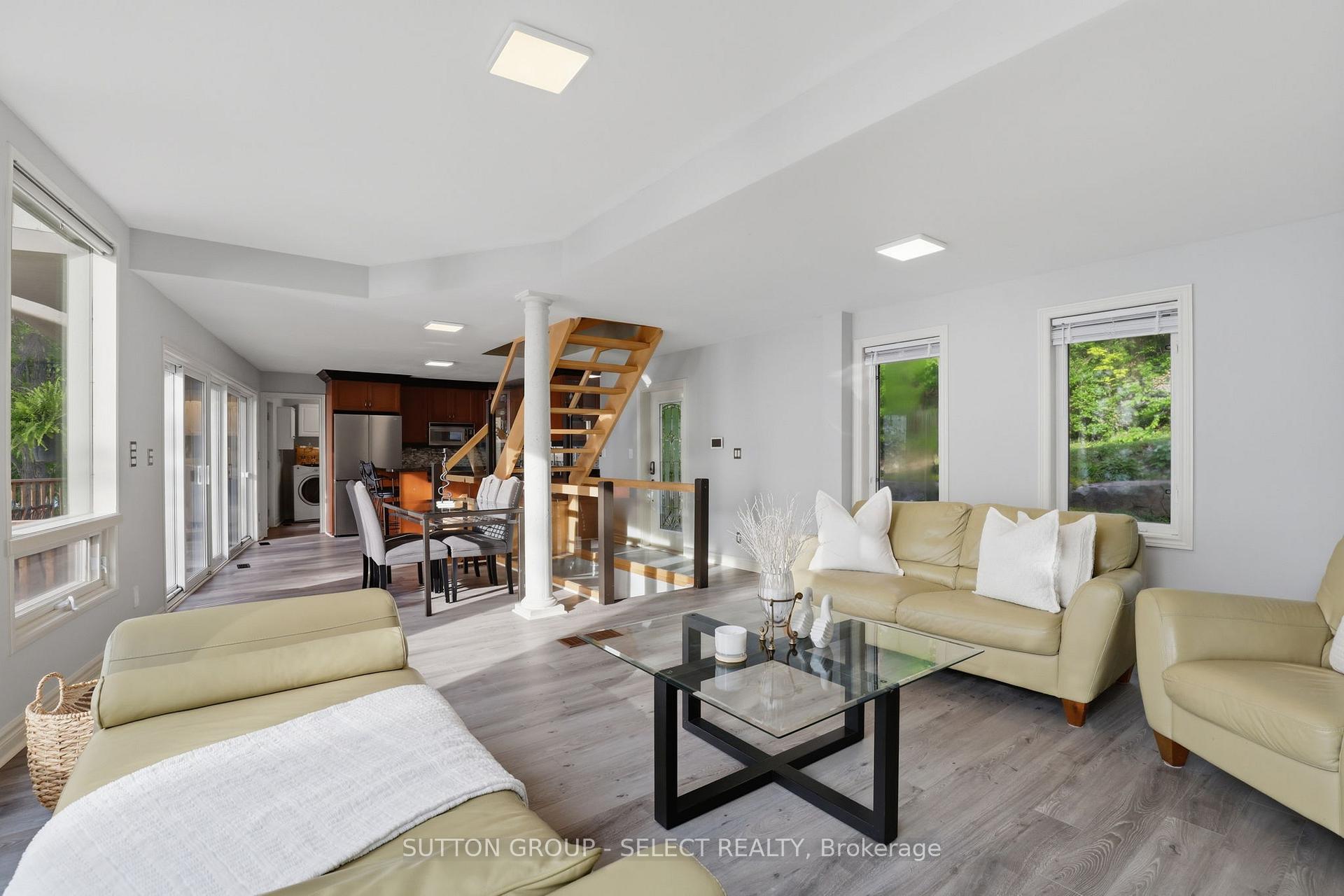 Photo 9 of 5284 Cliff Road, Lambton Shores, Forest — HOMEH