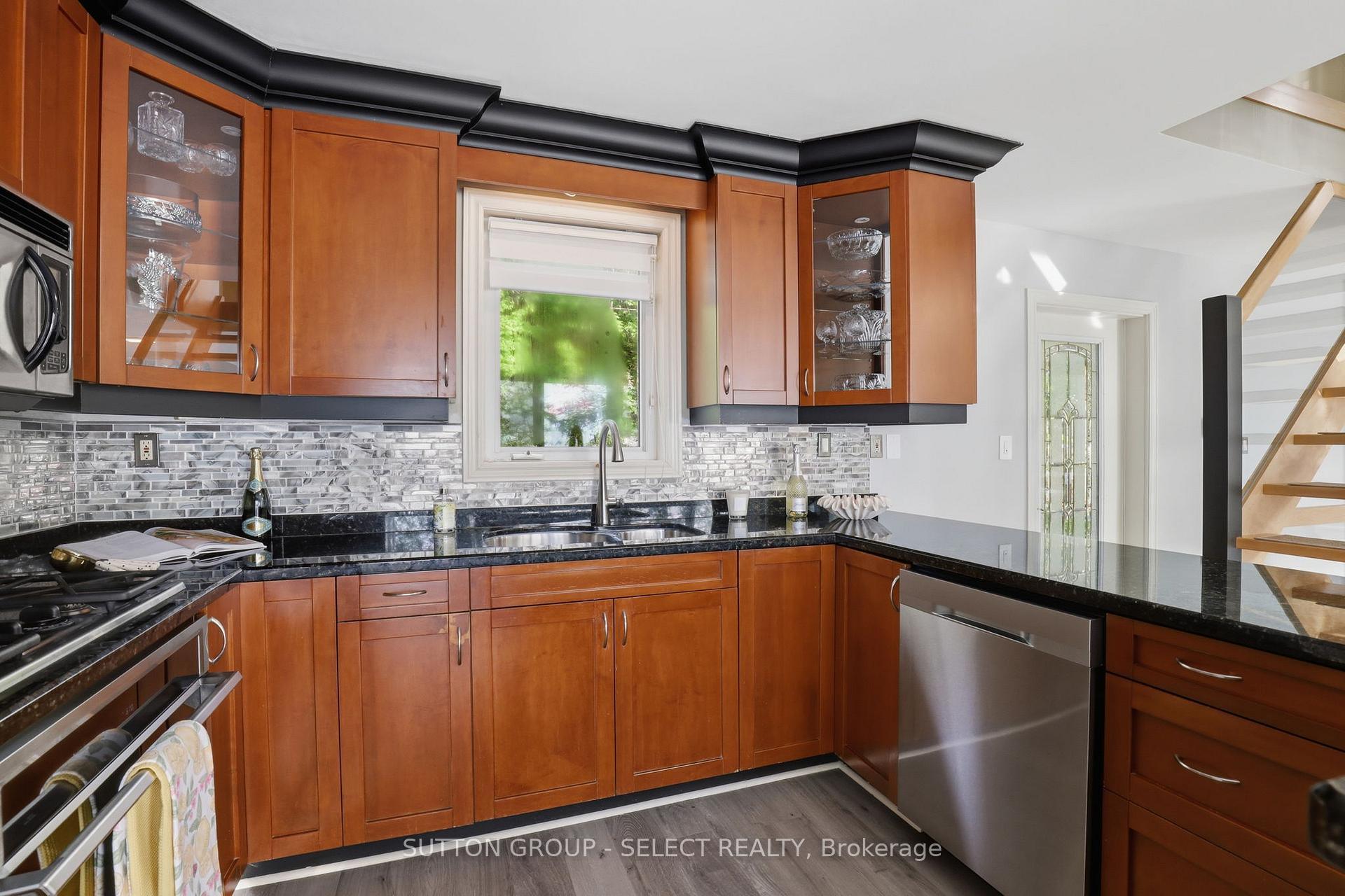 Photo 16 of 5284 Cliff Road, Lambton Shores, Forest — HOMEH