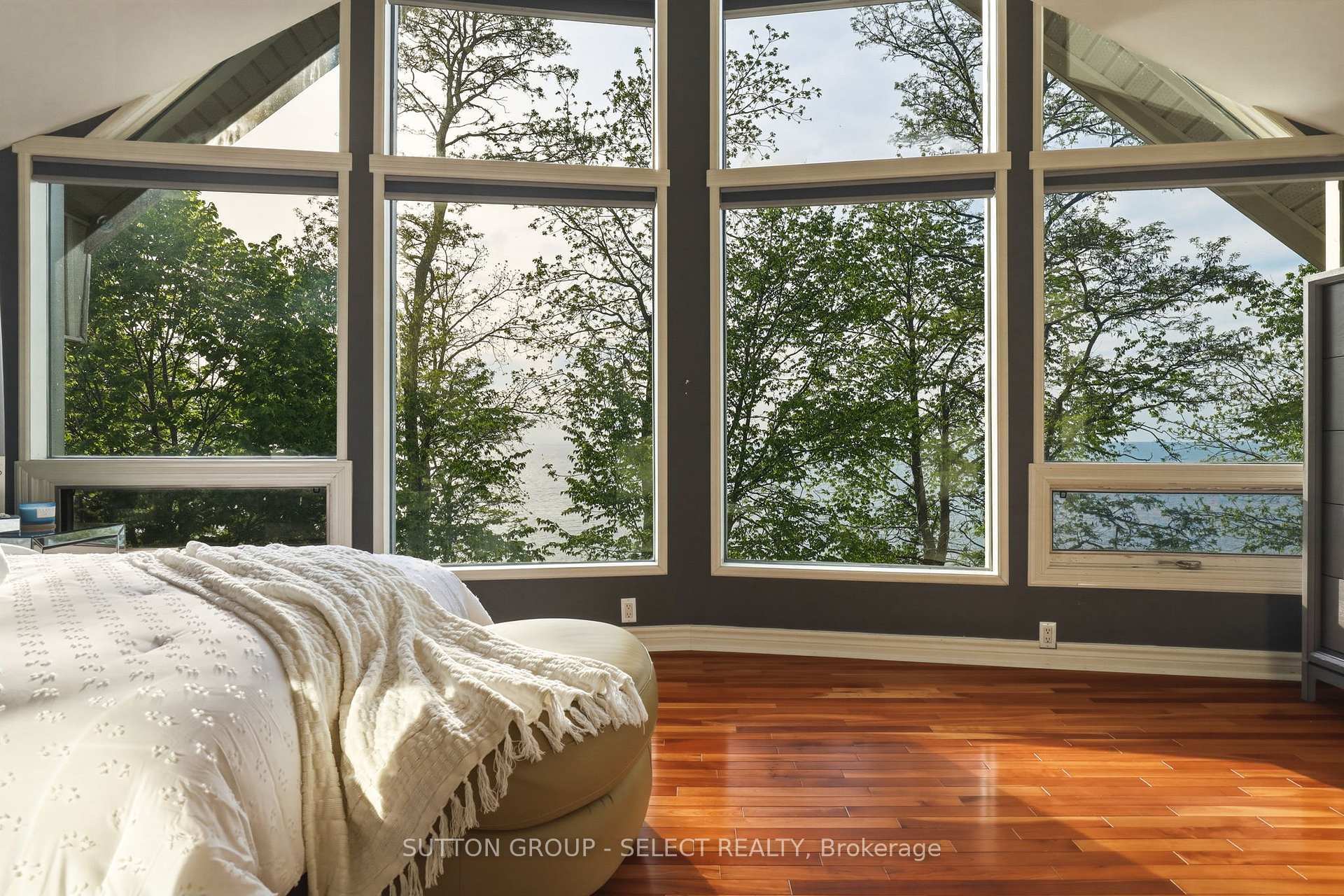 Photo 23 of 5284 Cliff Road, Lambton Shores, Forest — HOMEH