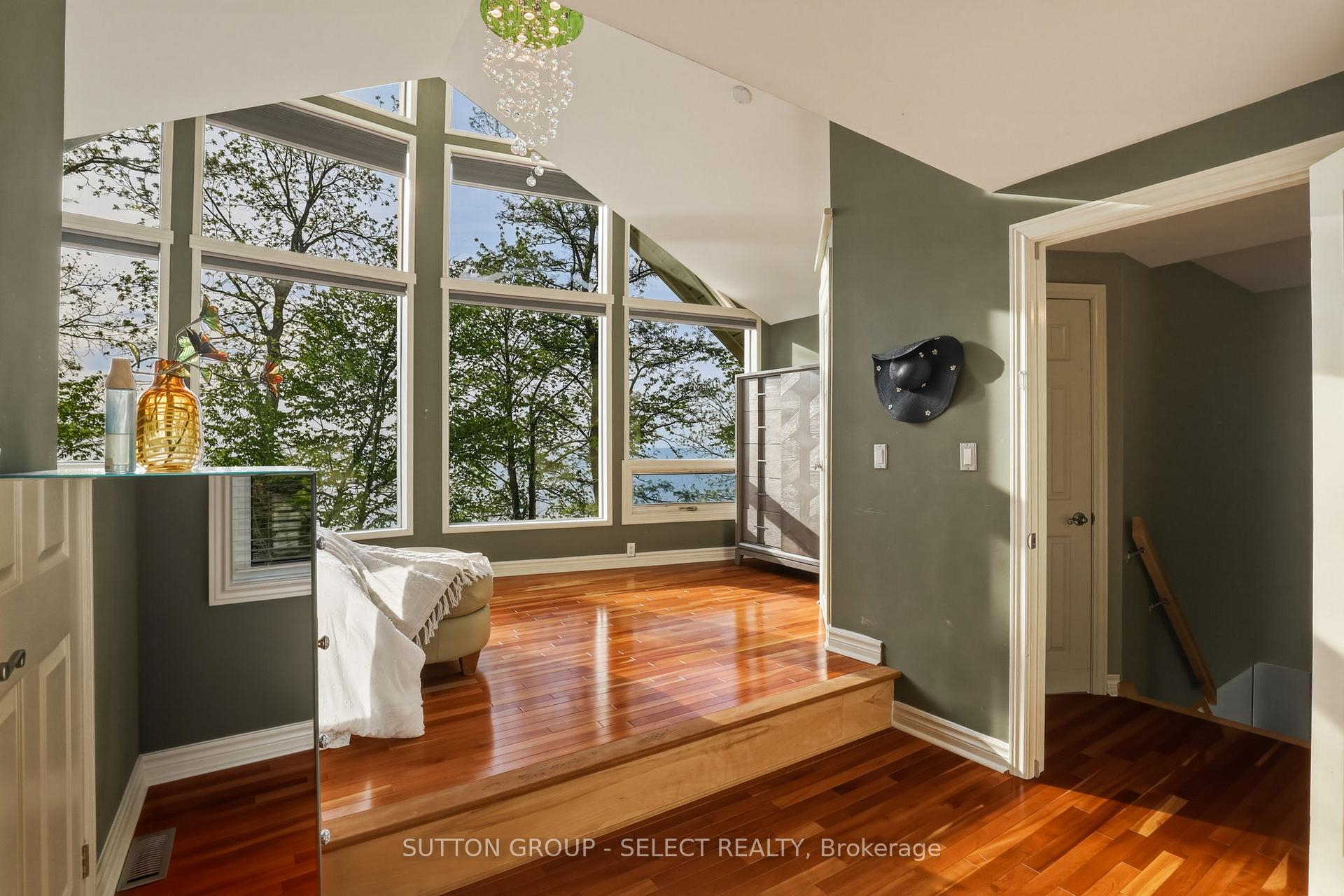 Photo 24 of 5284 Cliff Road, Lambton Shores, Forest — HOMEH