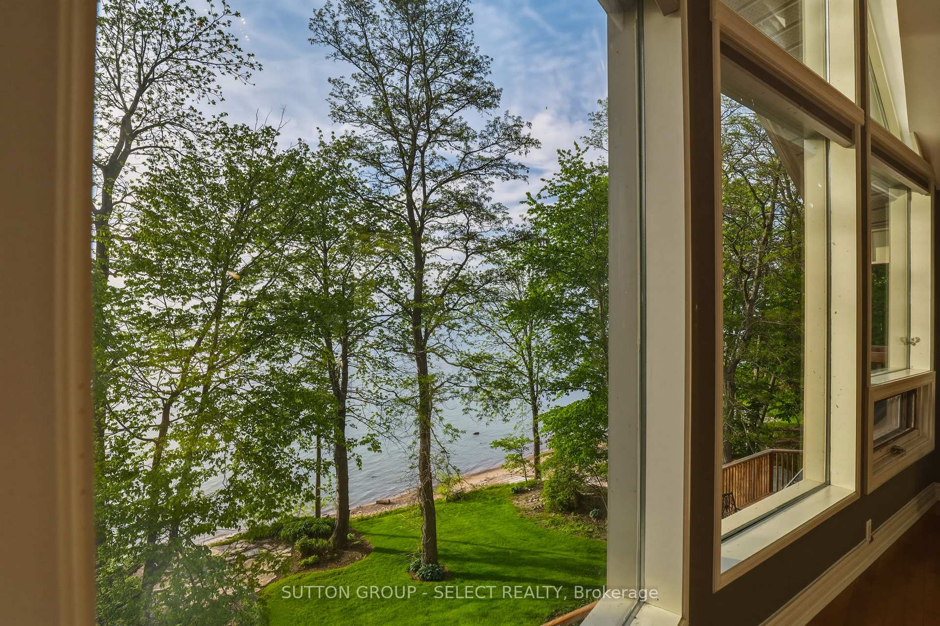 Photo 27 of 5284 Cliff Road, Lambton Shores, Forest — HOMEH