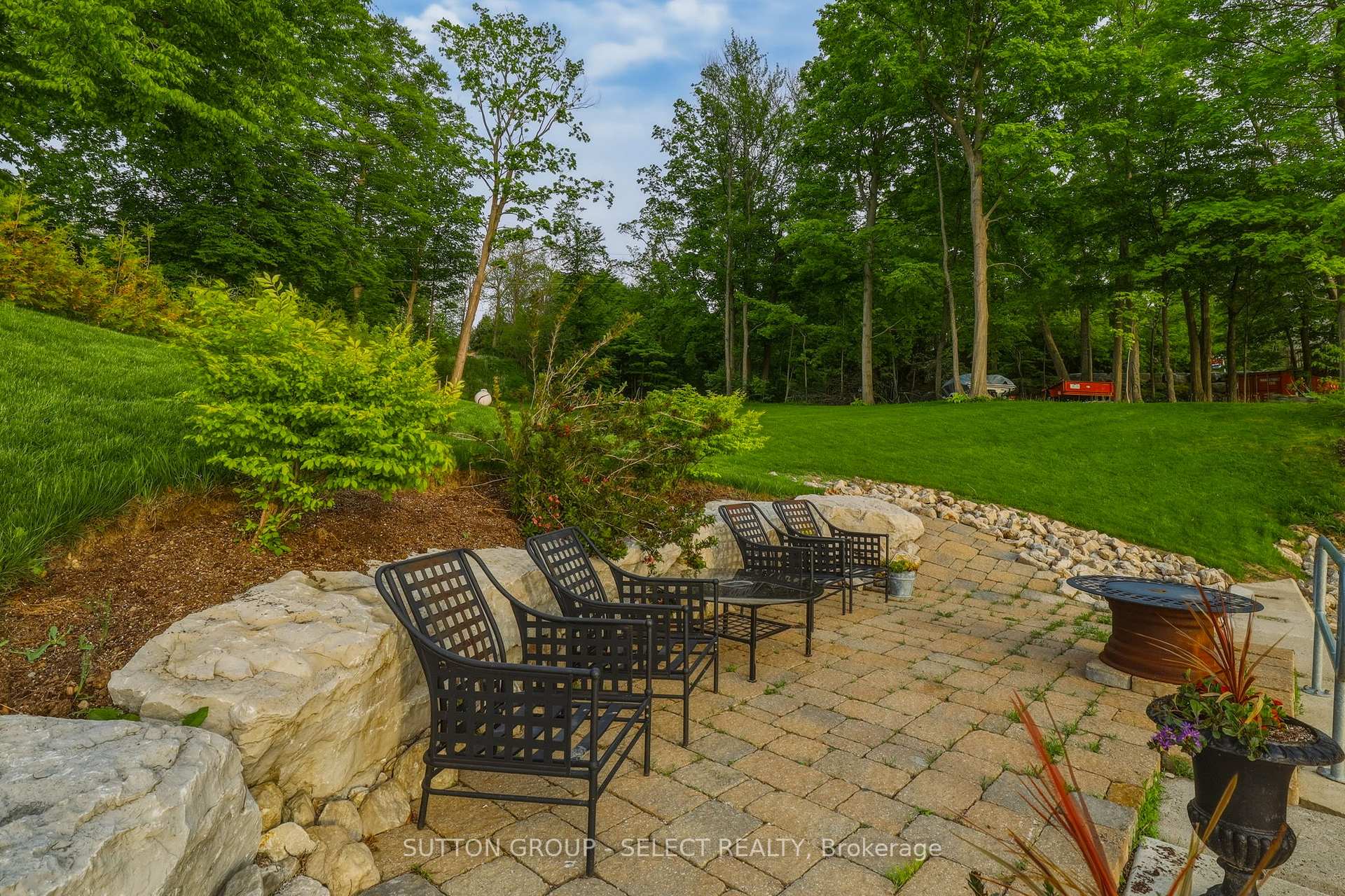 Photo 35 of 5284 Cliff Road, Lambton Shores, Forest — HOMEH