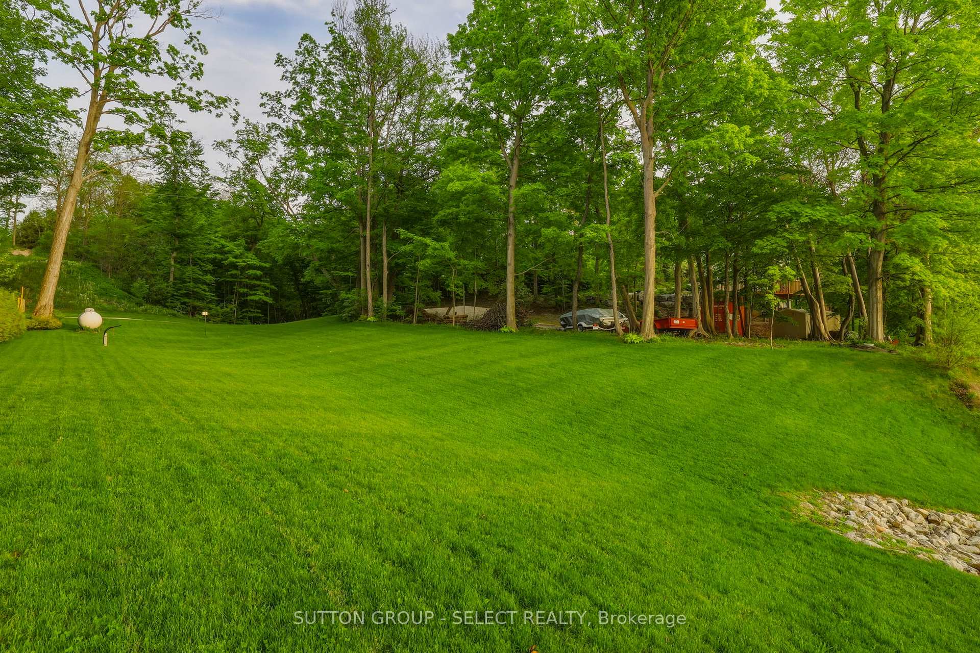 Photo 36 of 5284 Cliff Road, Lambton Shores, Forest — HOMEH
